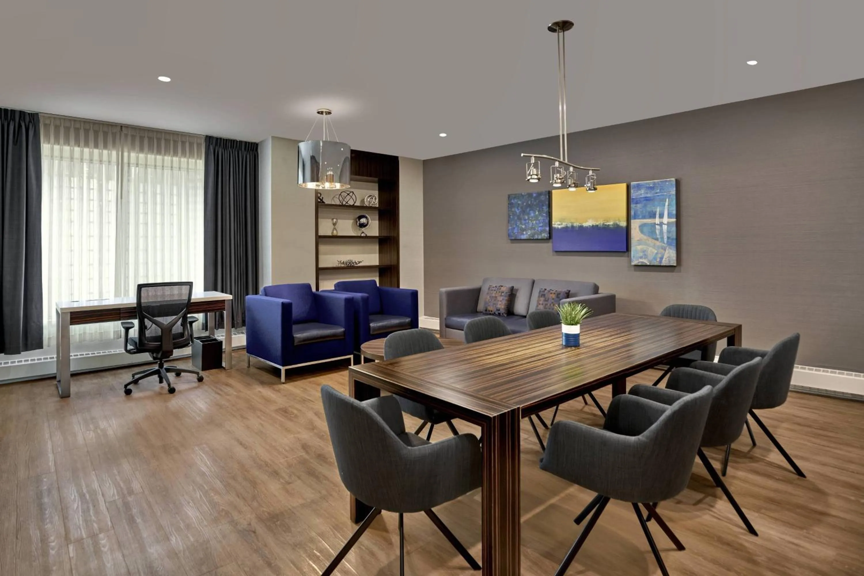 Photo of the whole room in Delta Hotels by Marriott Edmonton Centre Suites