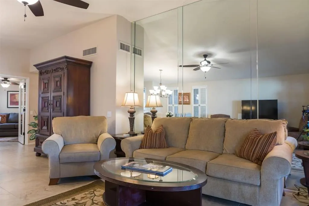 Cozy, quiet house, covered patio dining, sun room