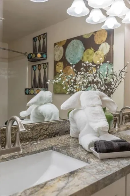 Bed in Cozy, quiet house, covered patio dining, sun room