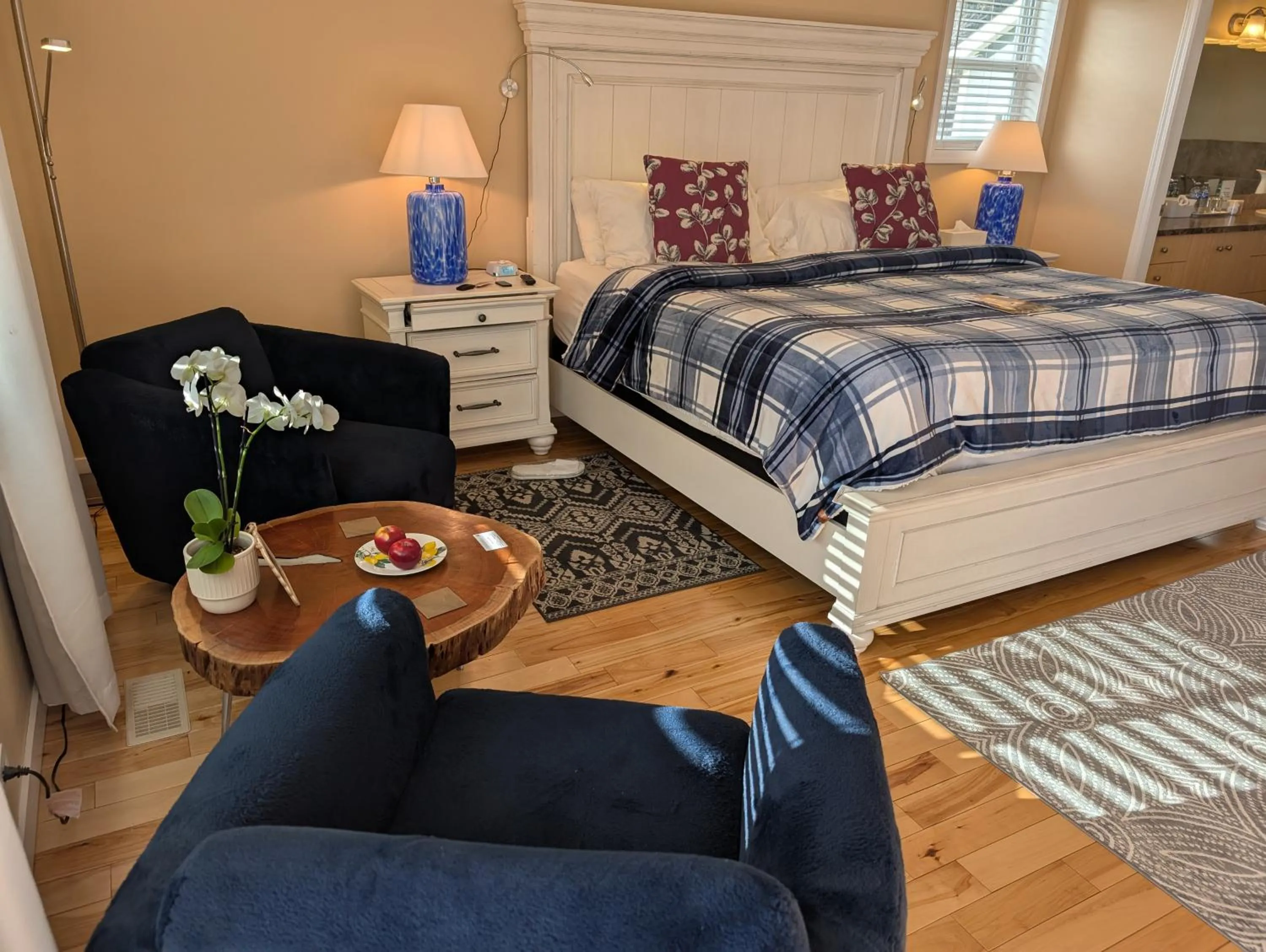 Bed in Salish B&B and Spa