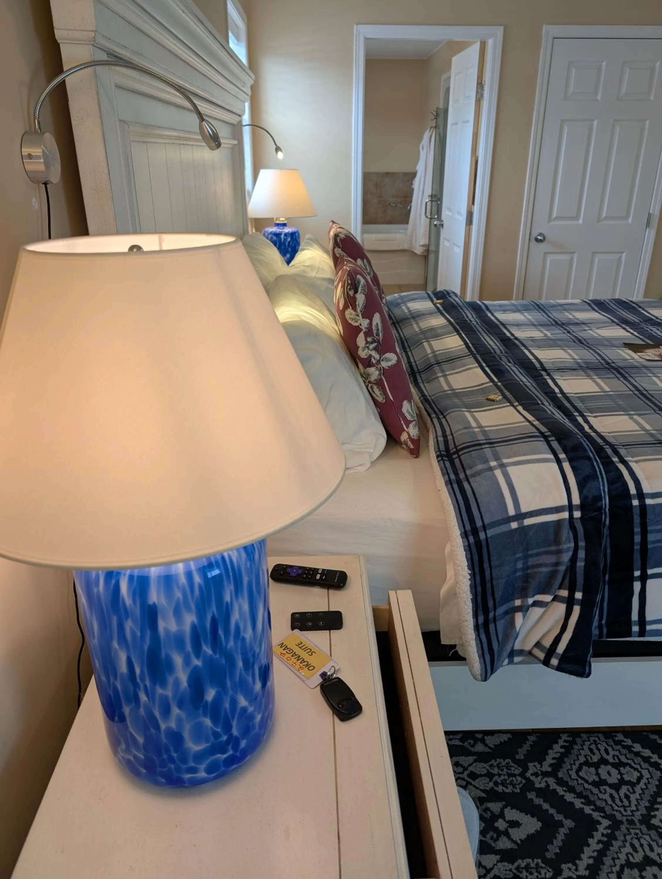 Bed in Salish B&B and Spa