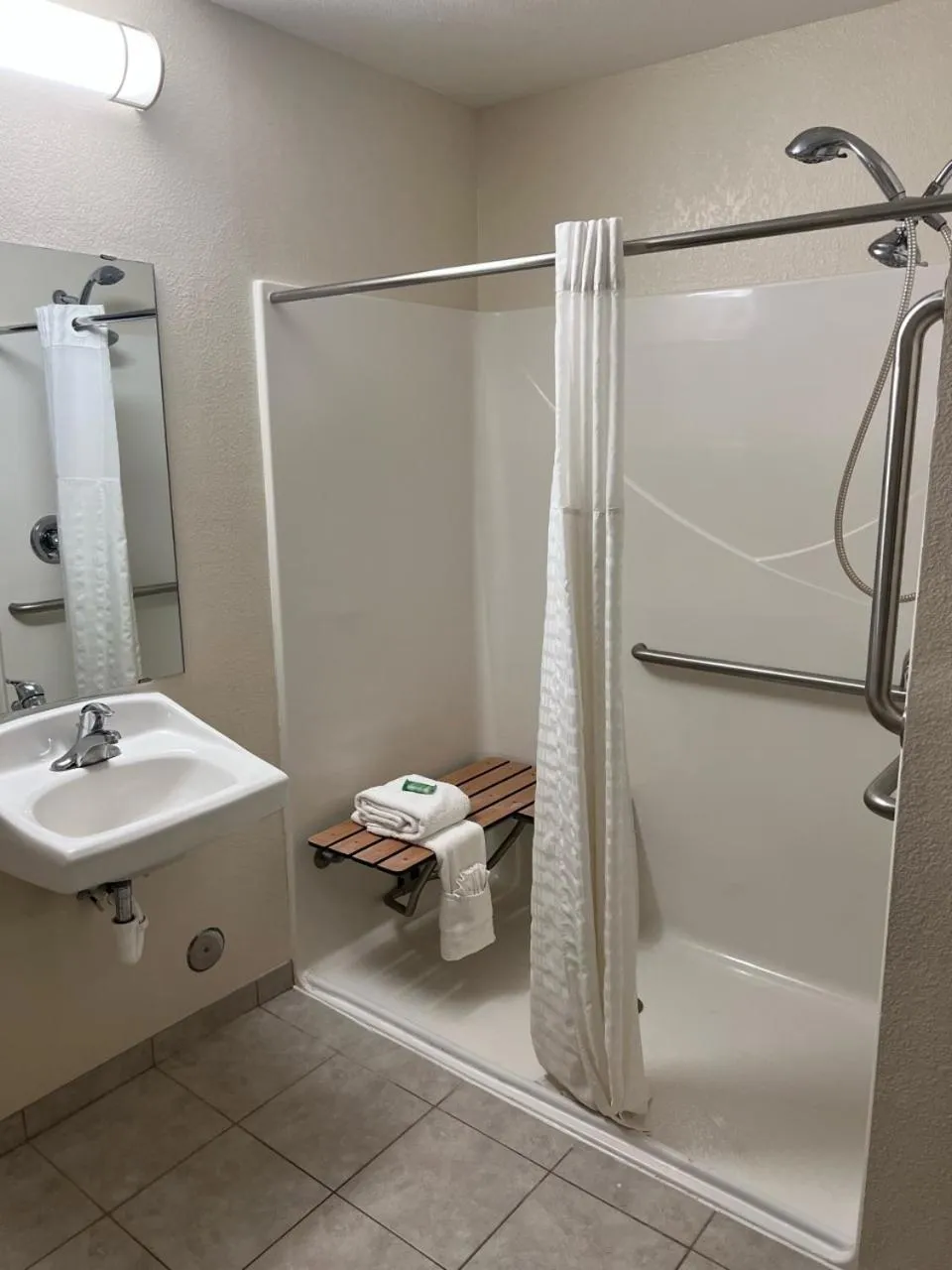 Bathroom in GrandStay Hotel & Suites Becker