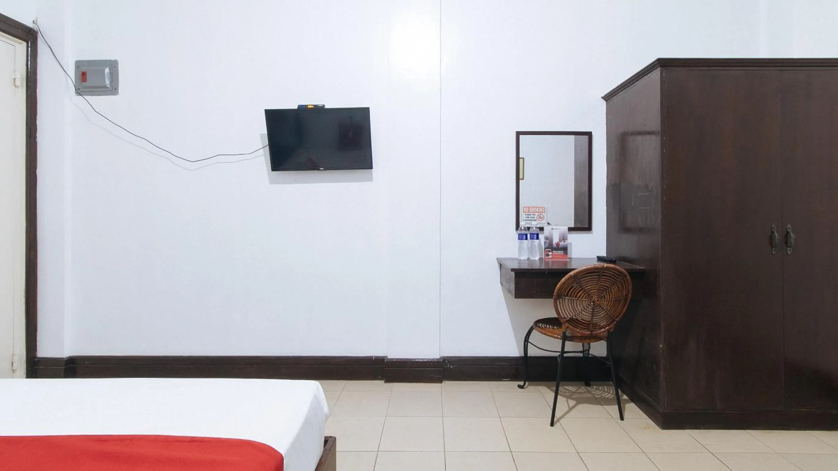 Bed in RedDoorz @ Marifa Hotel Angeles Pampanga