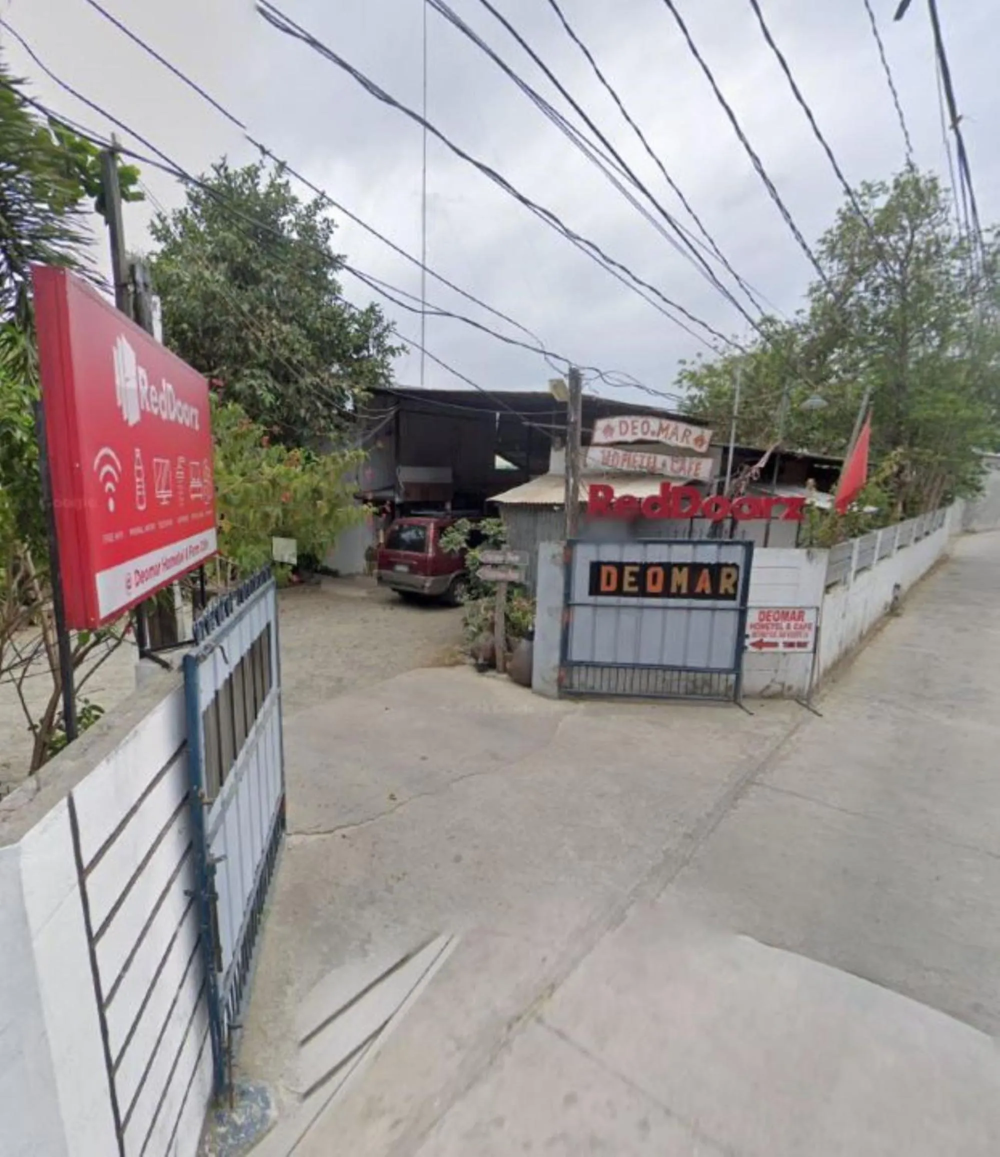 Property building in RedDoorz Hostel at Deomar Hometel & Farm Cafe Vigan Ilocos