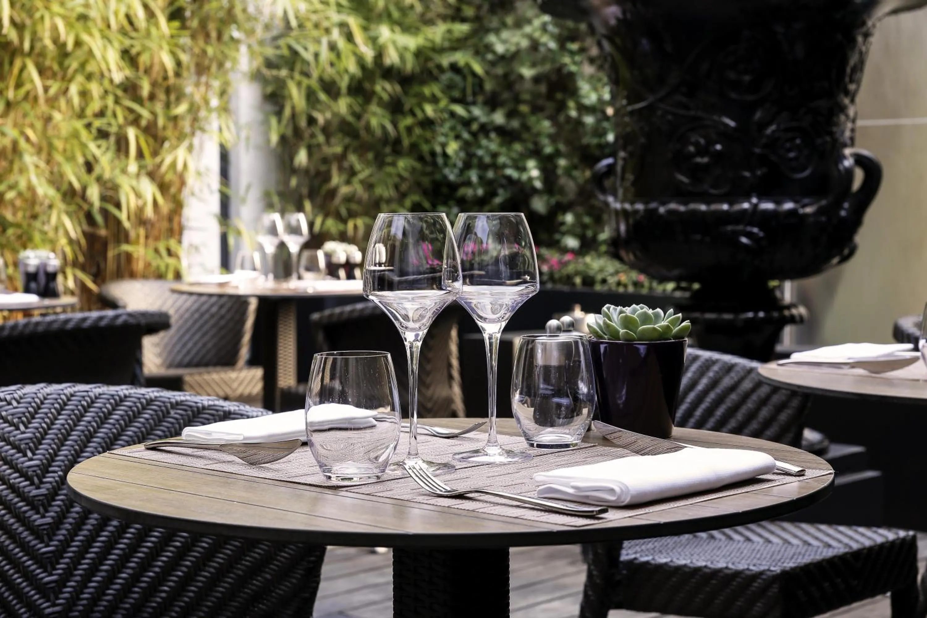 Patio in Eastwest Hôtel by Malone