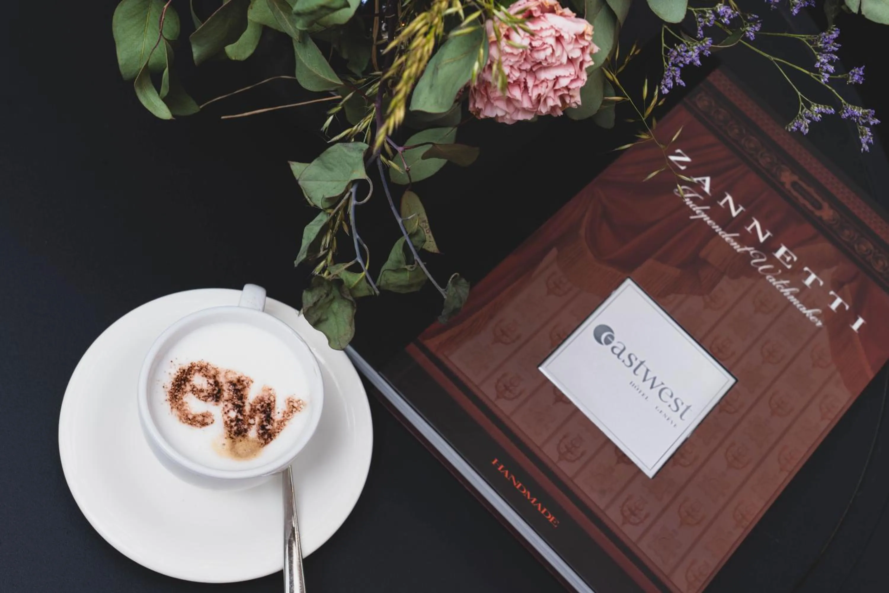 Food and drinks in Eastwest Hôtel by Malone