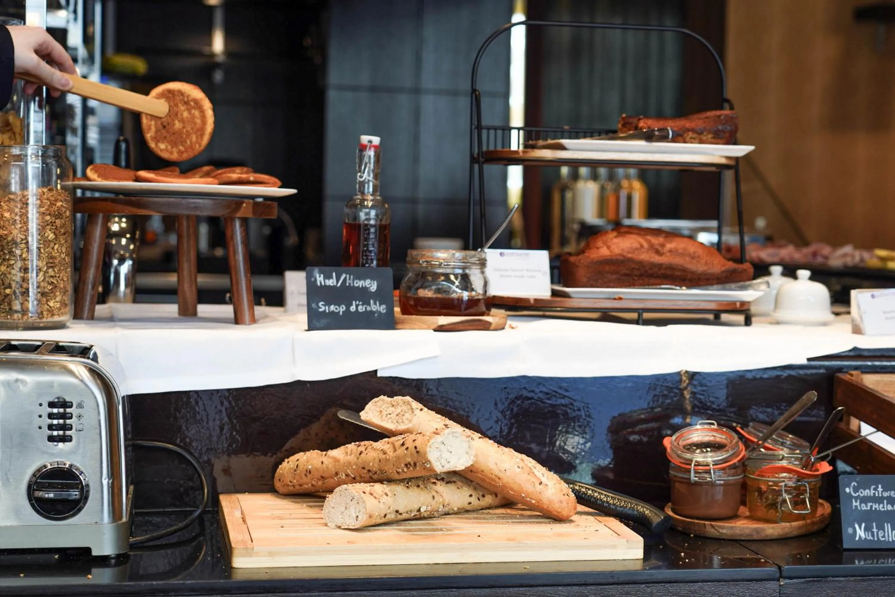 Food in Eastwest Hôtel by Malone