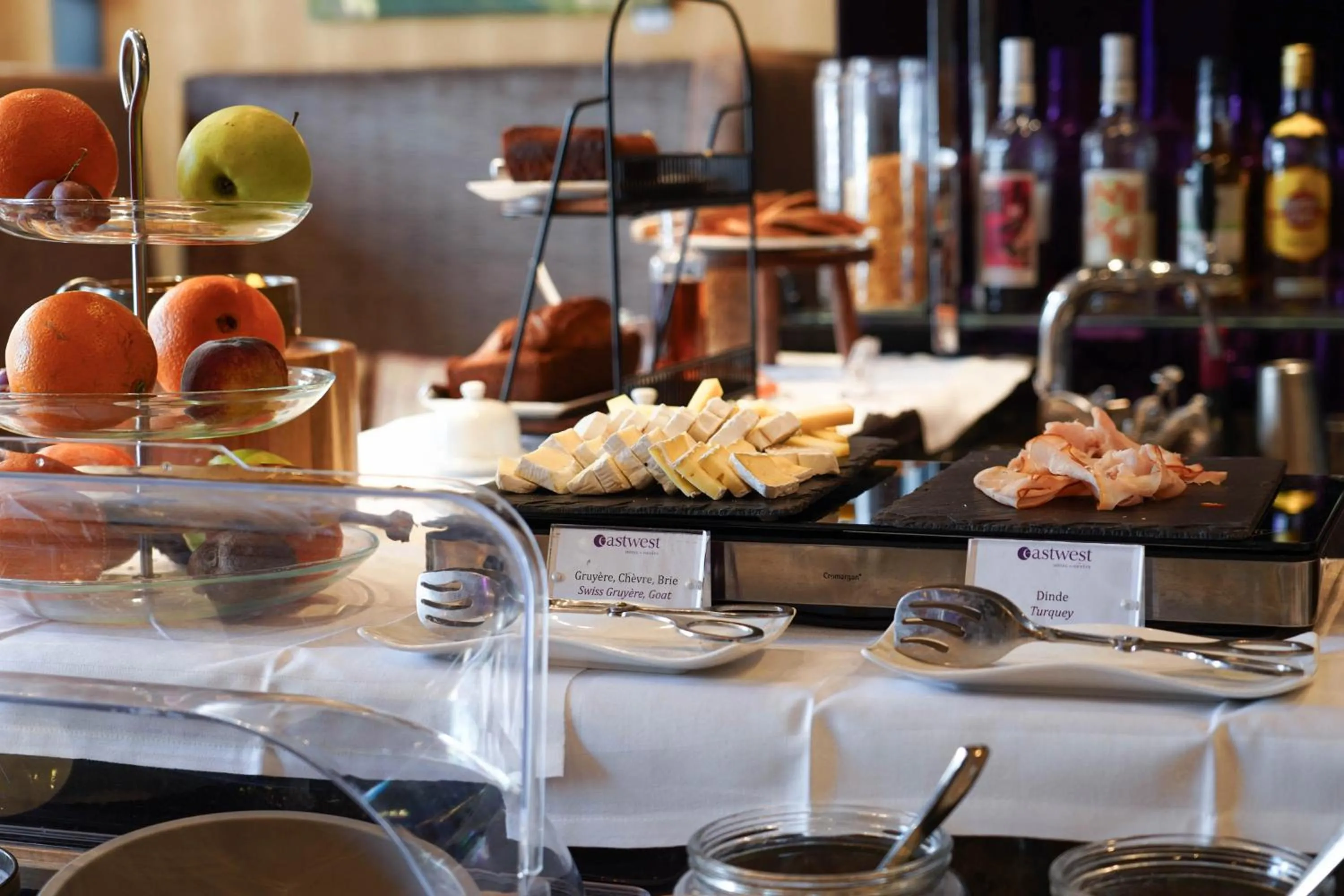 Breakfast in Eastwest Hôtel by Malone