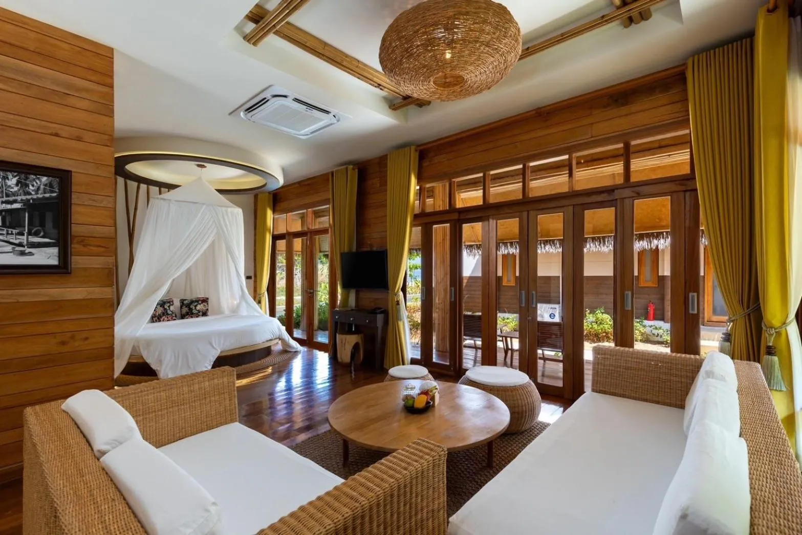 Photo of the whole room, Bed in Bulow Casa Grand View Resort