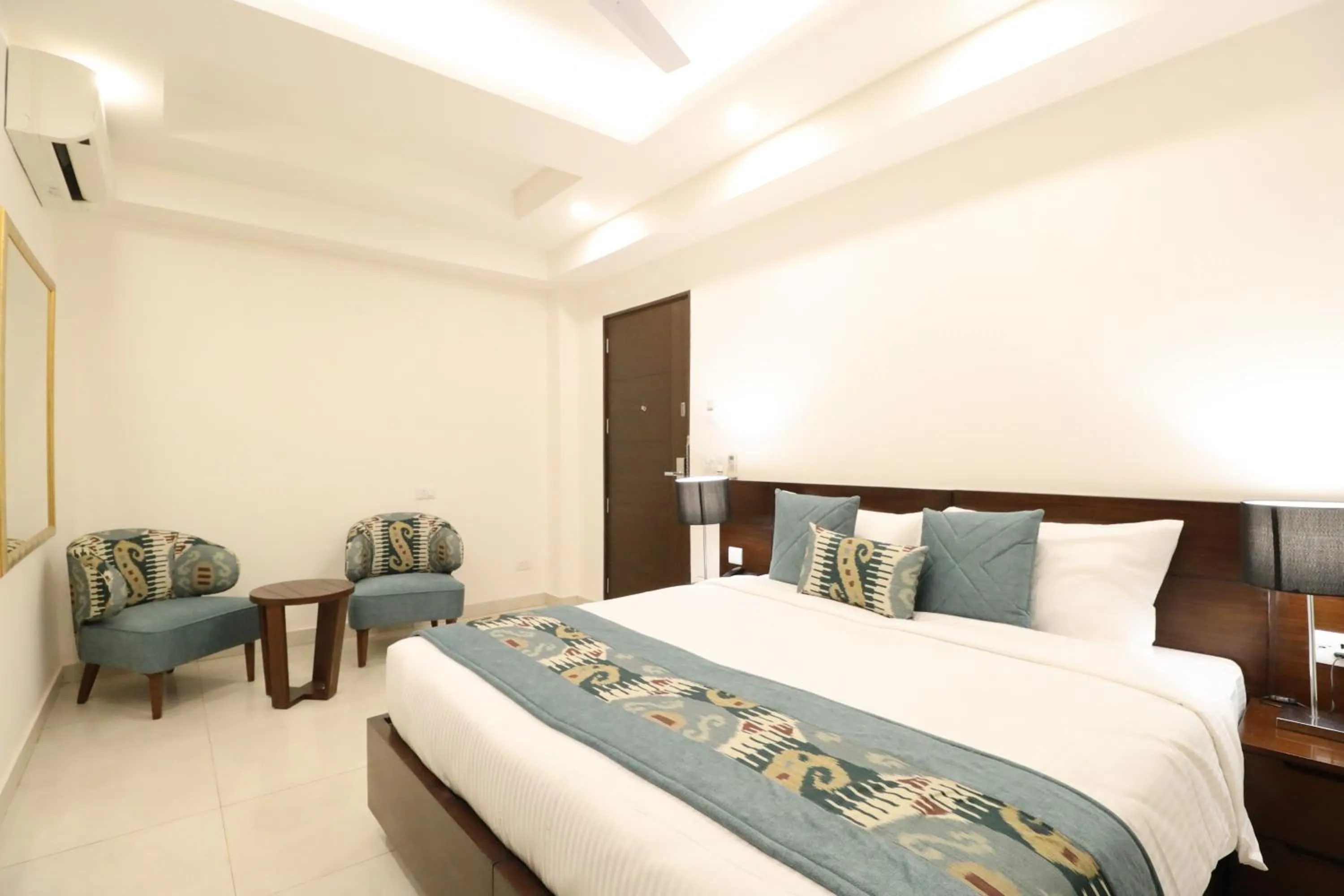 Bedroom, Bed in Ahuja Residency City Centre
