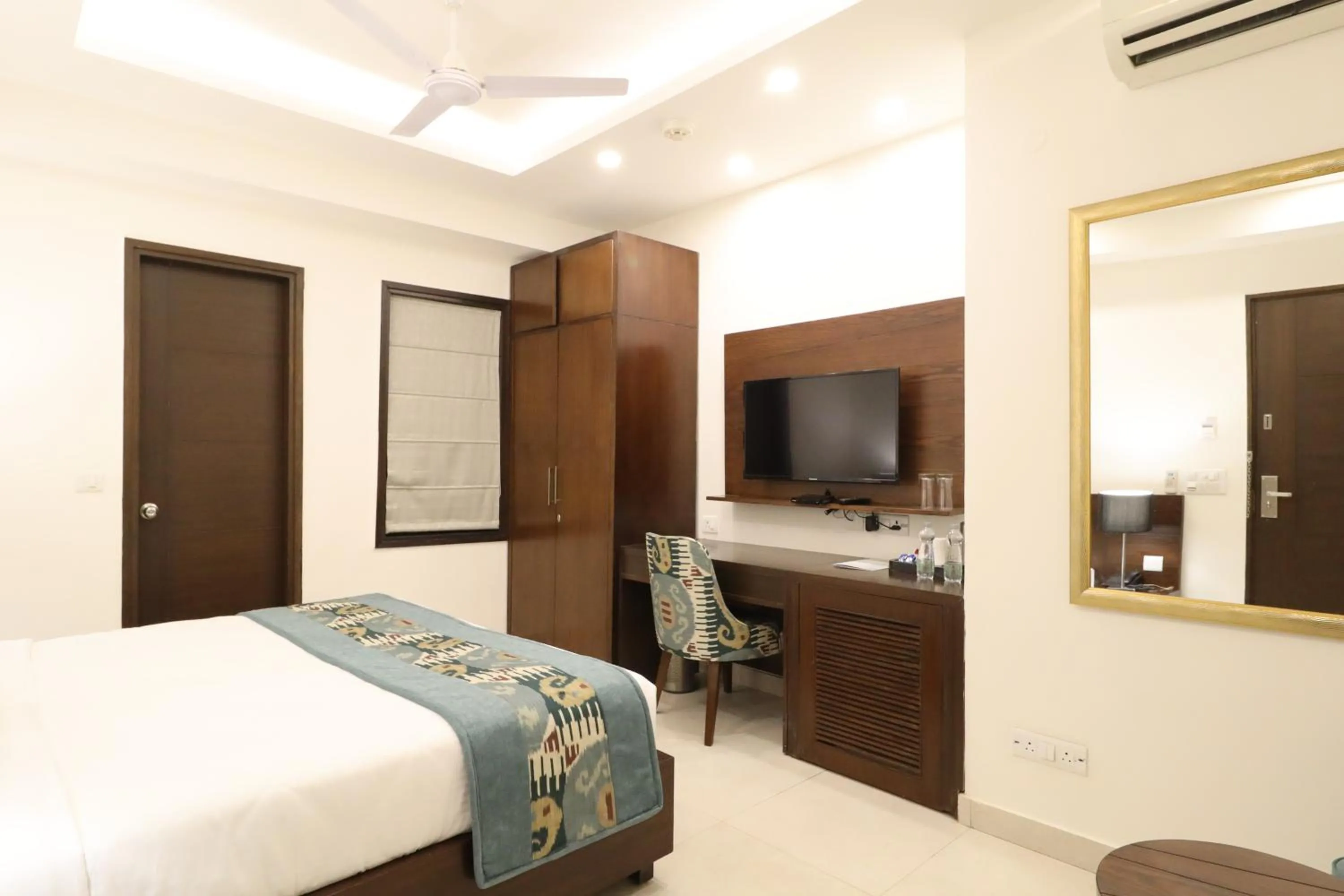 Bedroom, Bed in Ahuja Residency City Centre