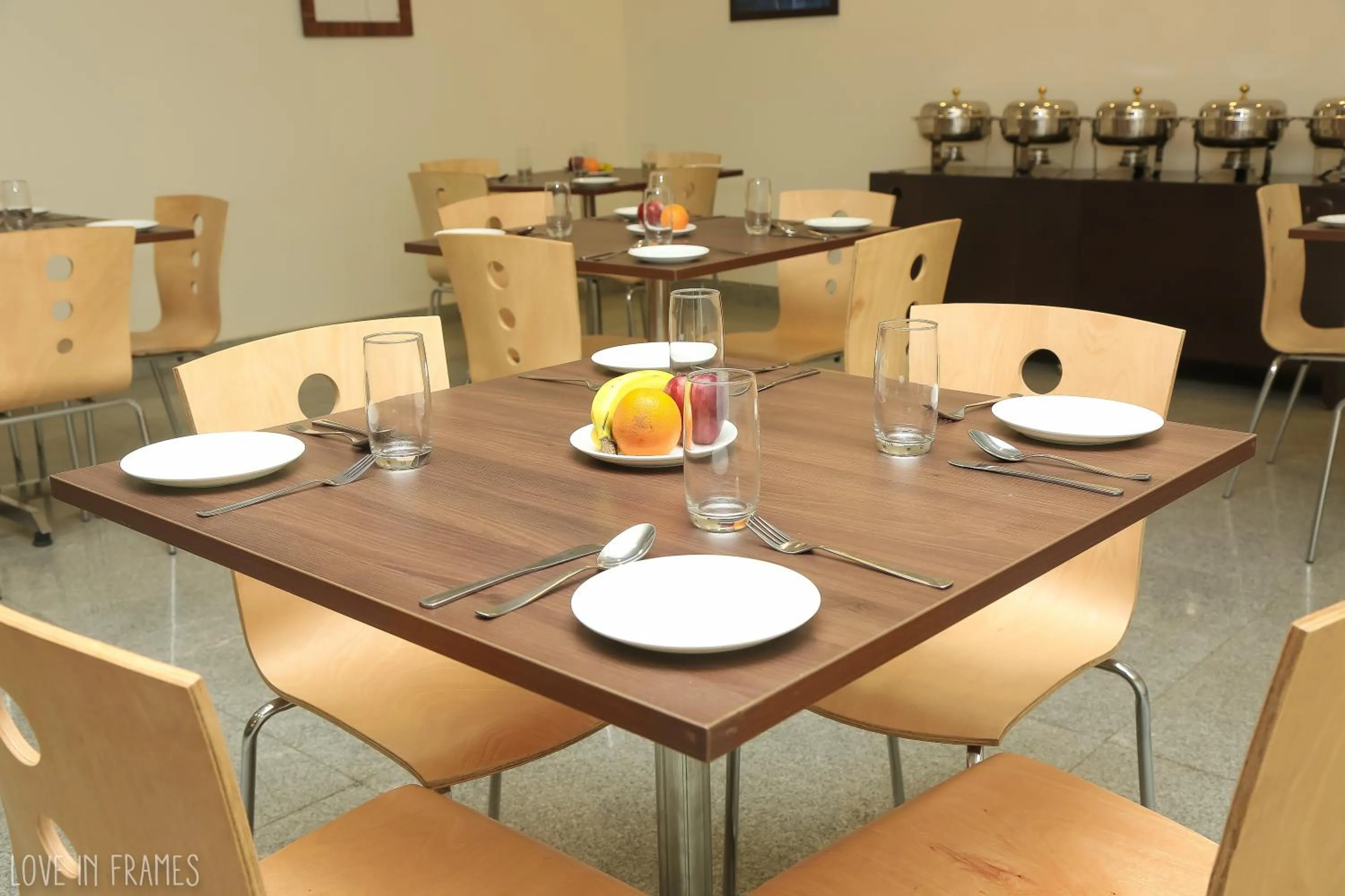 Restaurant/places to eat in Ahuja Residency City Centre