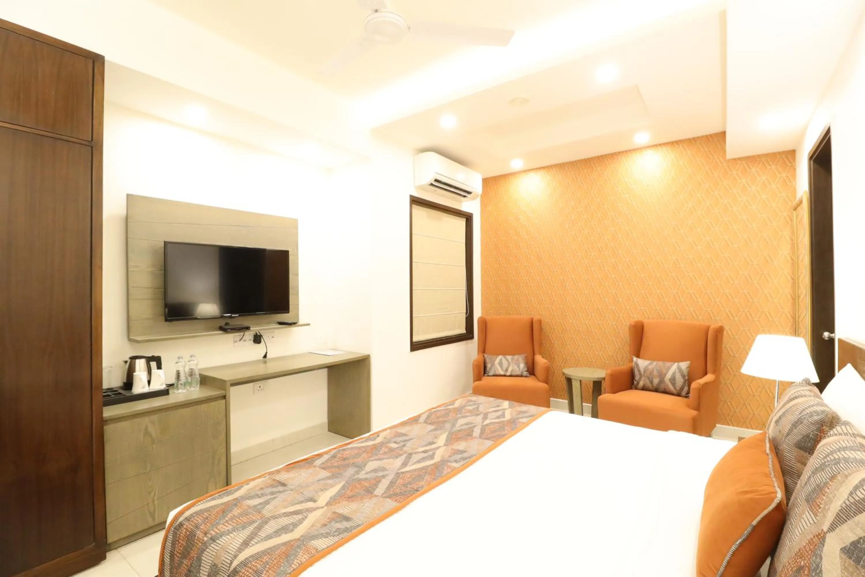 Bed in Ahuja Residency City Centre