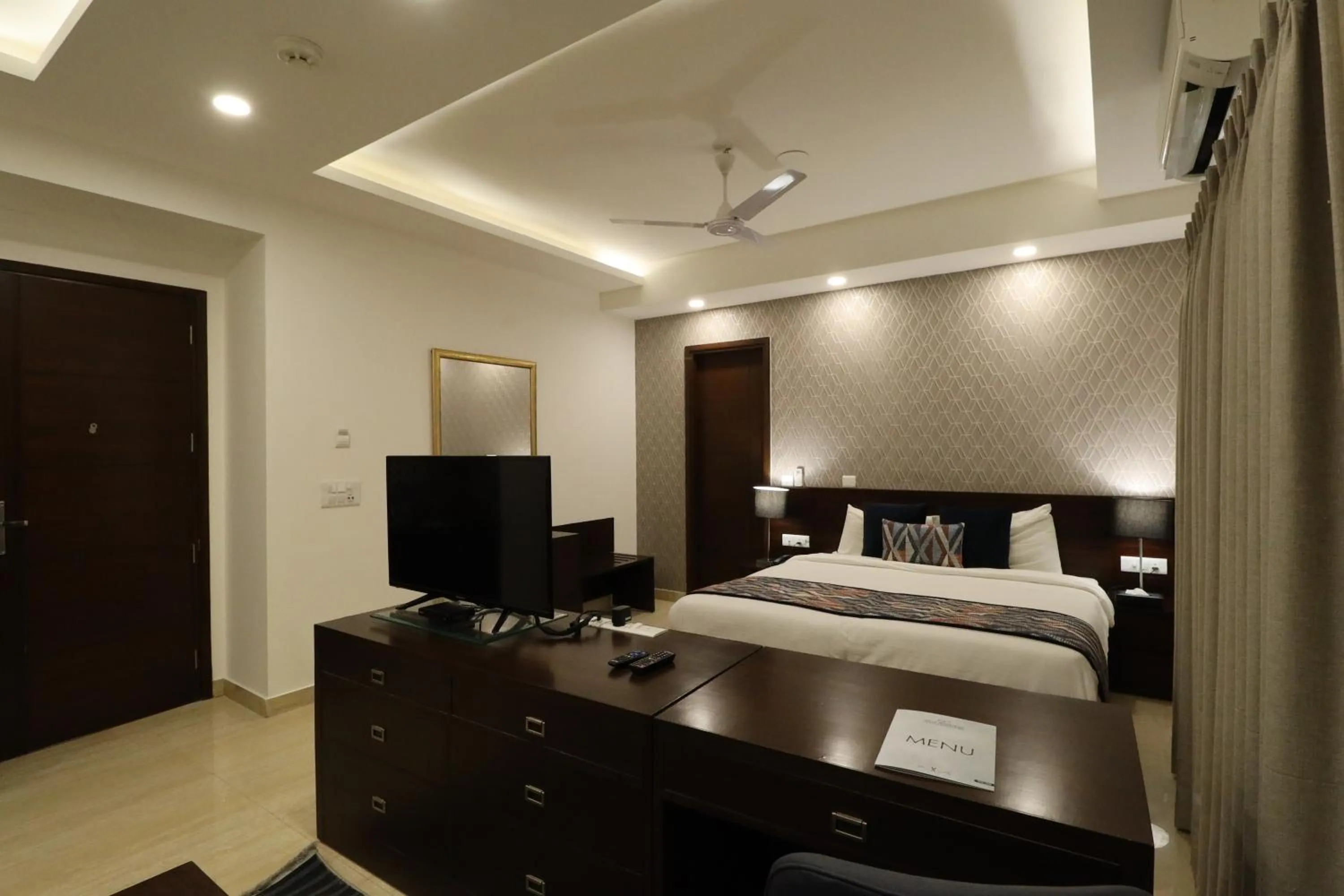 Bed in Ahuja Residency City Centre