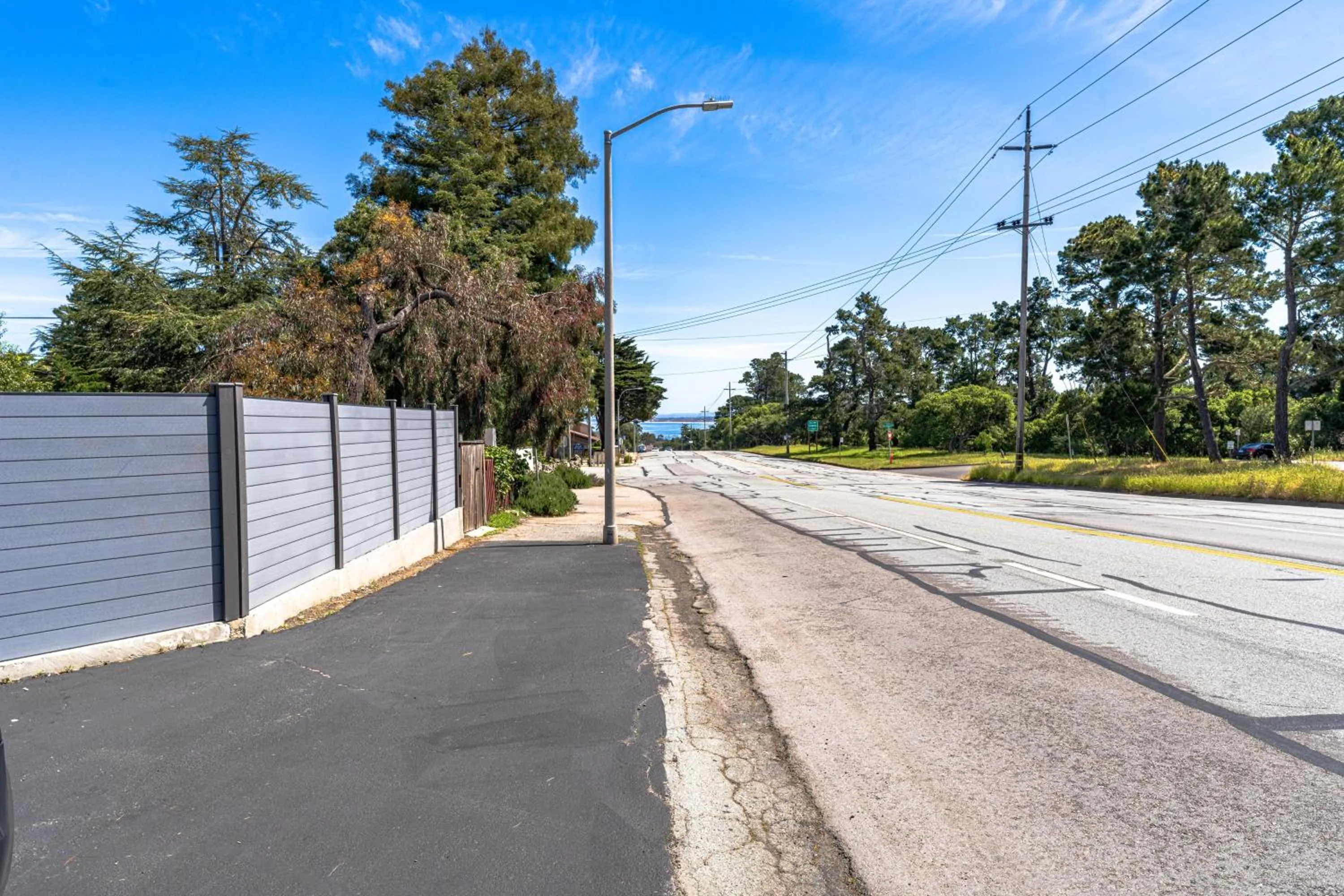 Property building in Monterey Surf Inn