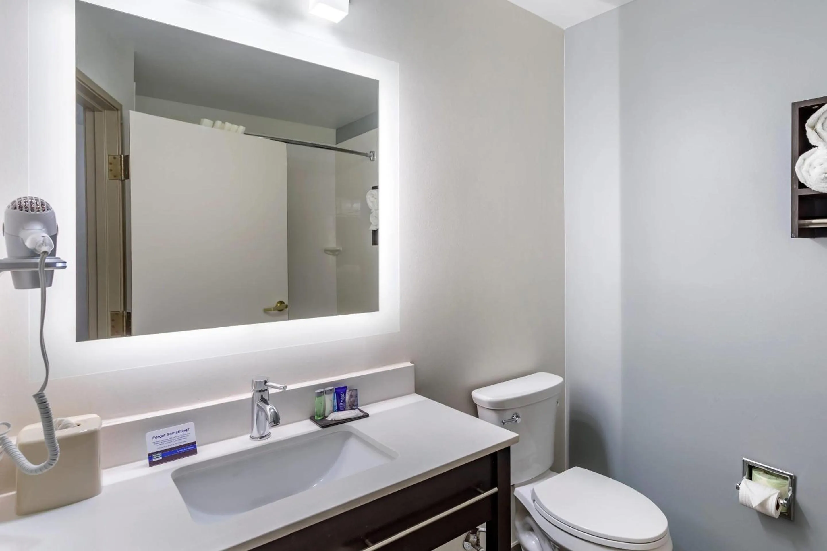 Bedroom in MainStay Suites Lebanon - Nashville Area