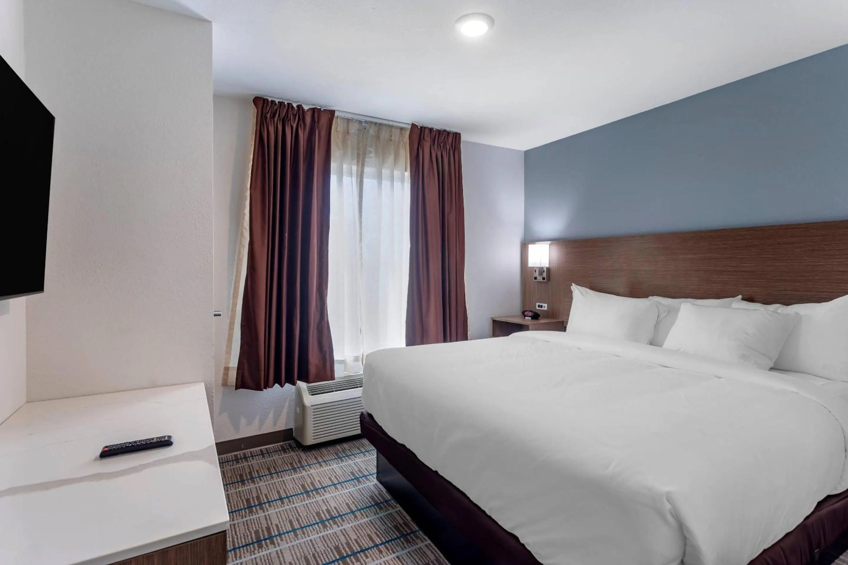 Bedroom, Bed in MainStay Suites Lebanon - Nashville Area