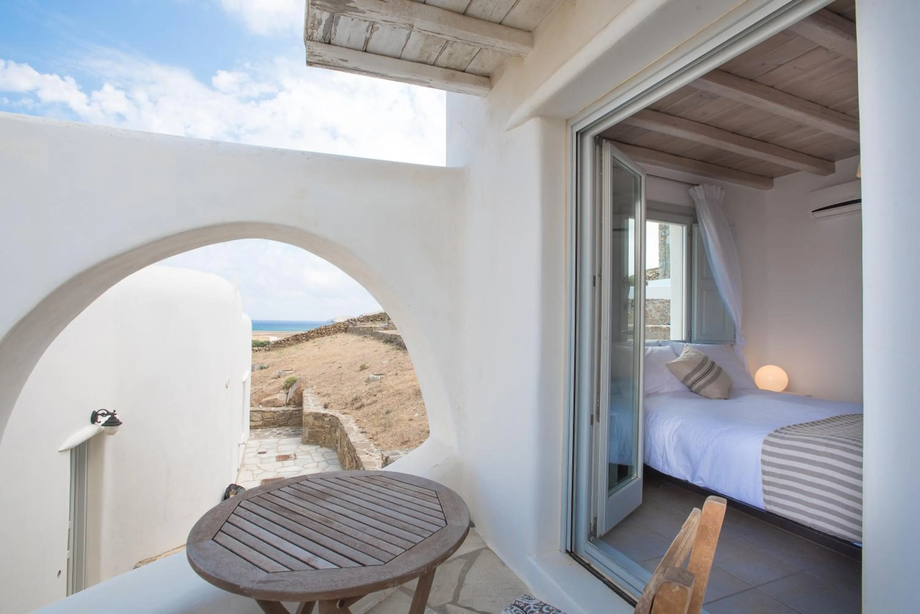 Bed in Koumi Homes Mykonos