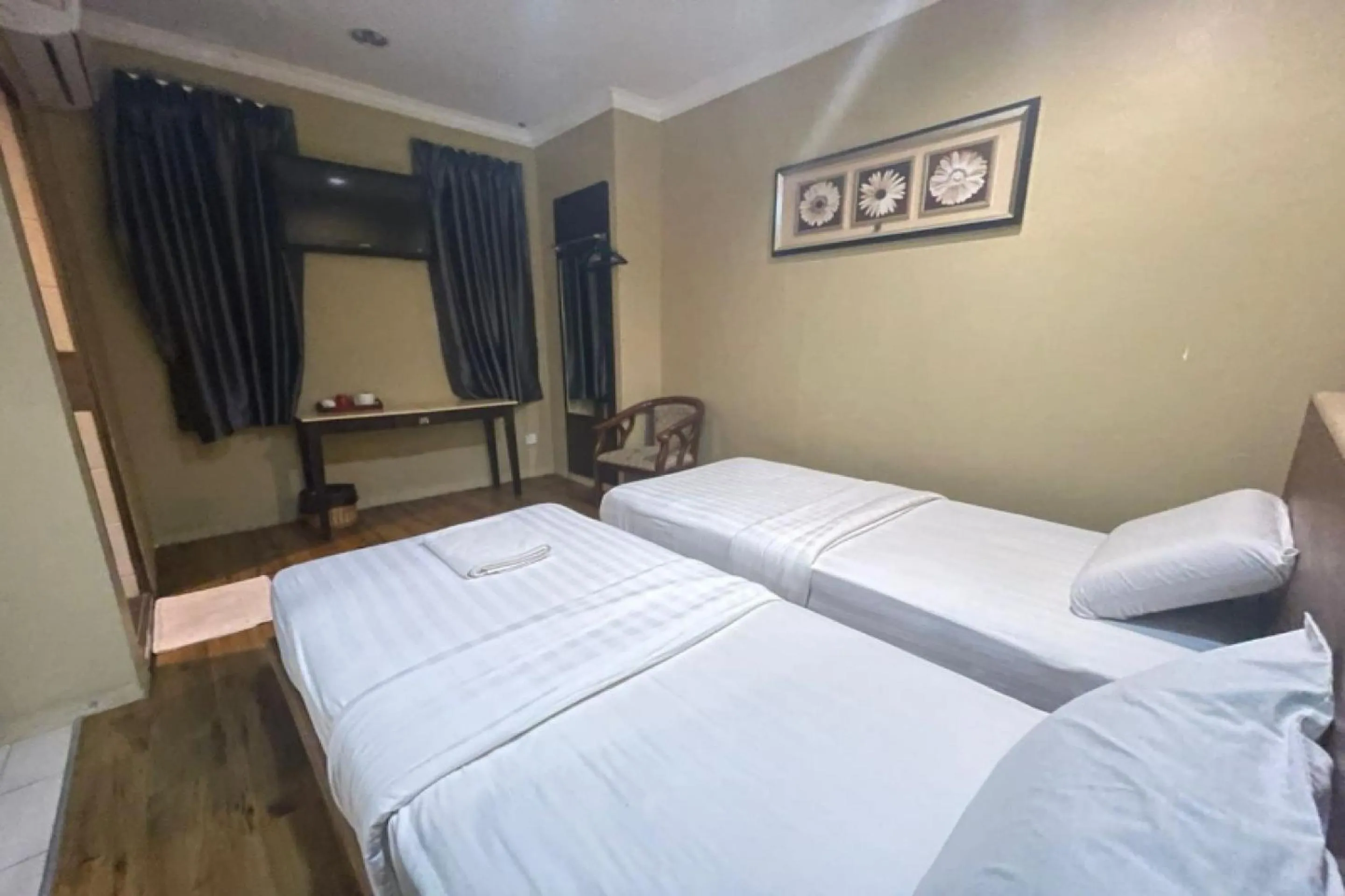 Bedroom, Bed in OYO 90411 Perdana Hotel Labuan