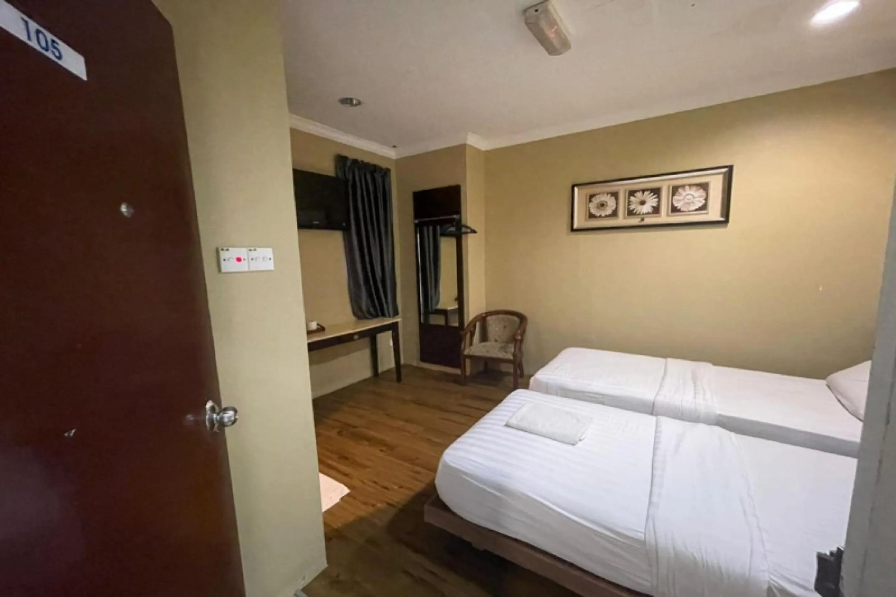 Bedroom, Bed in OYO 90411 Perdana Hotel Labuan