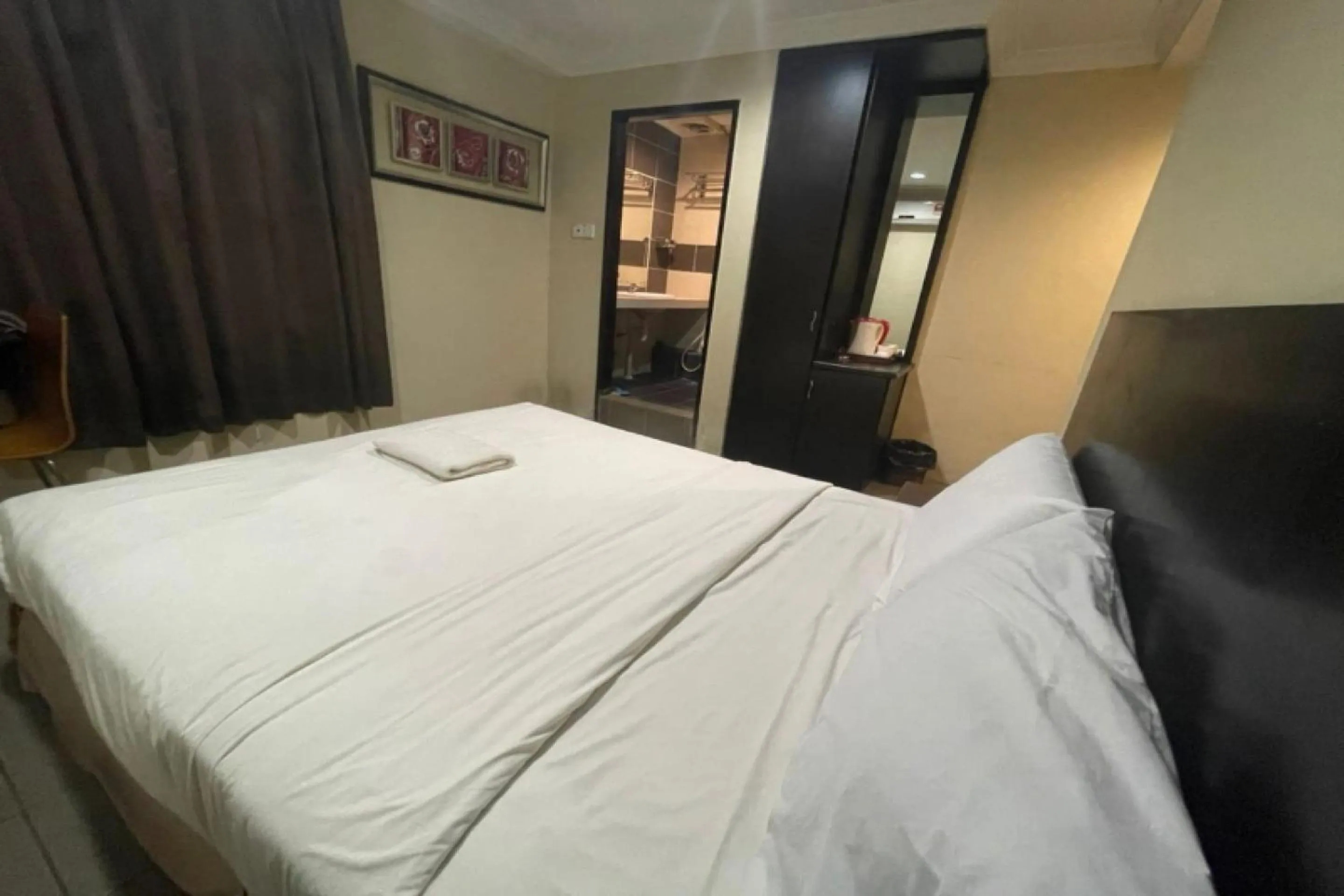 Bedroom, Bed in OYO 90411 Perdana Hotel Labuan