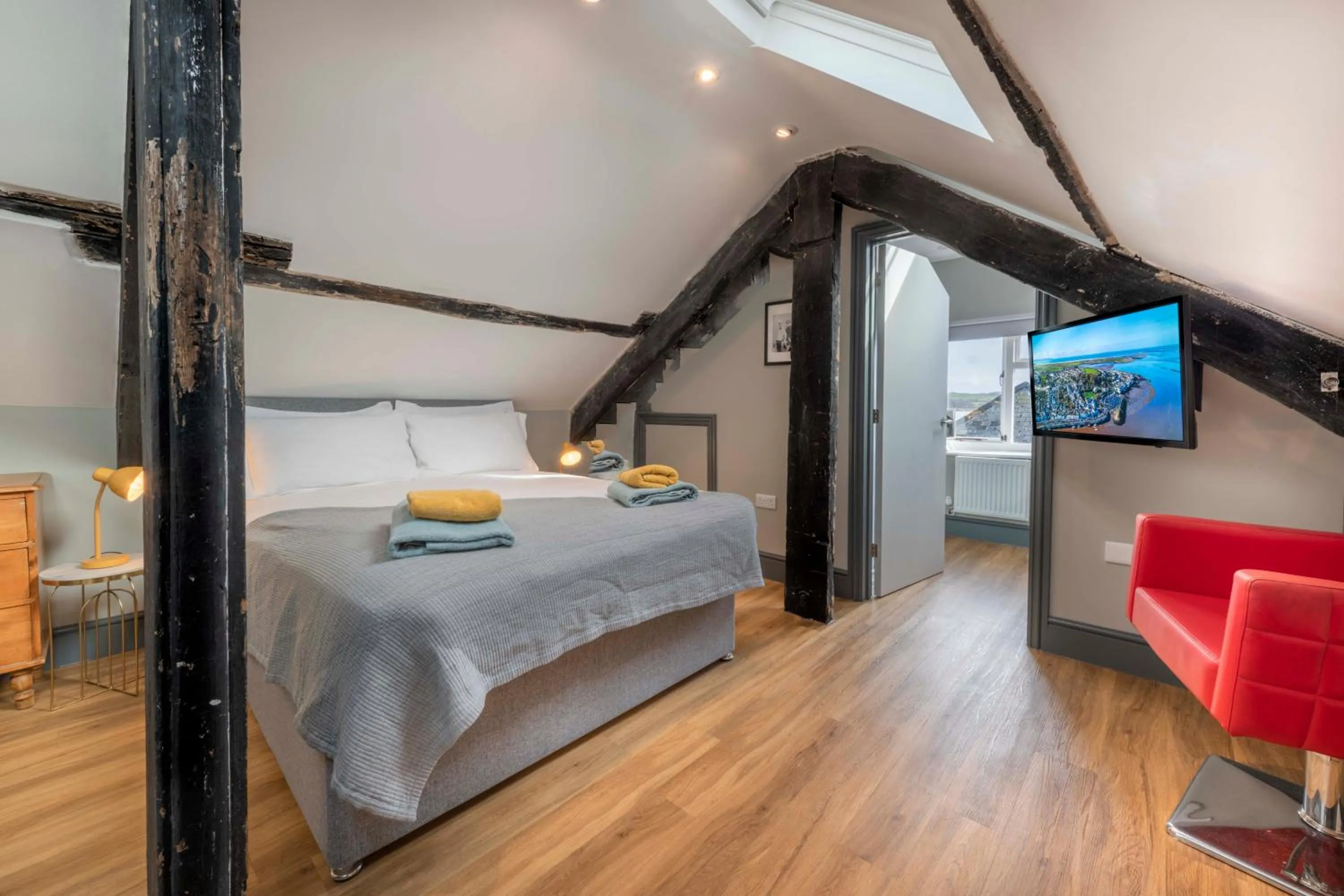 Bedroom, Bed in Sailors Rest