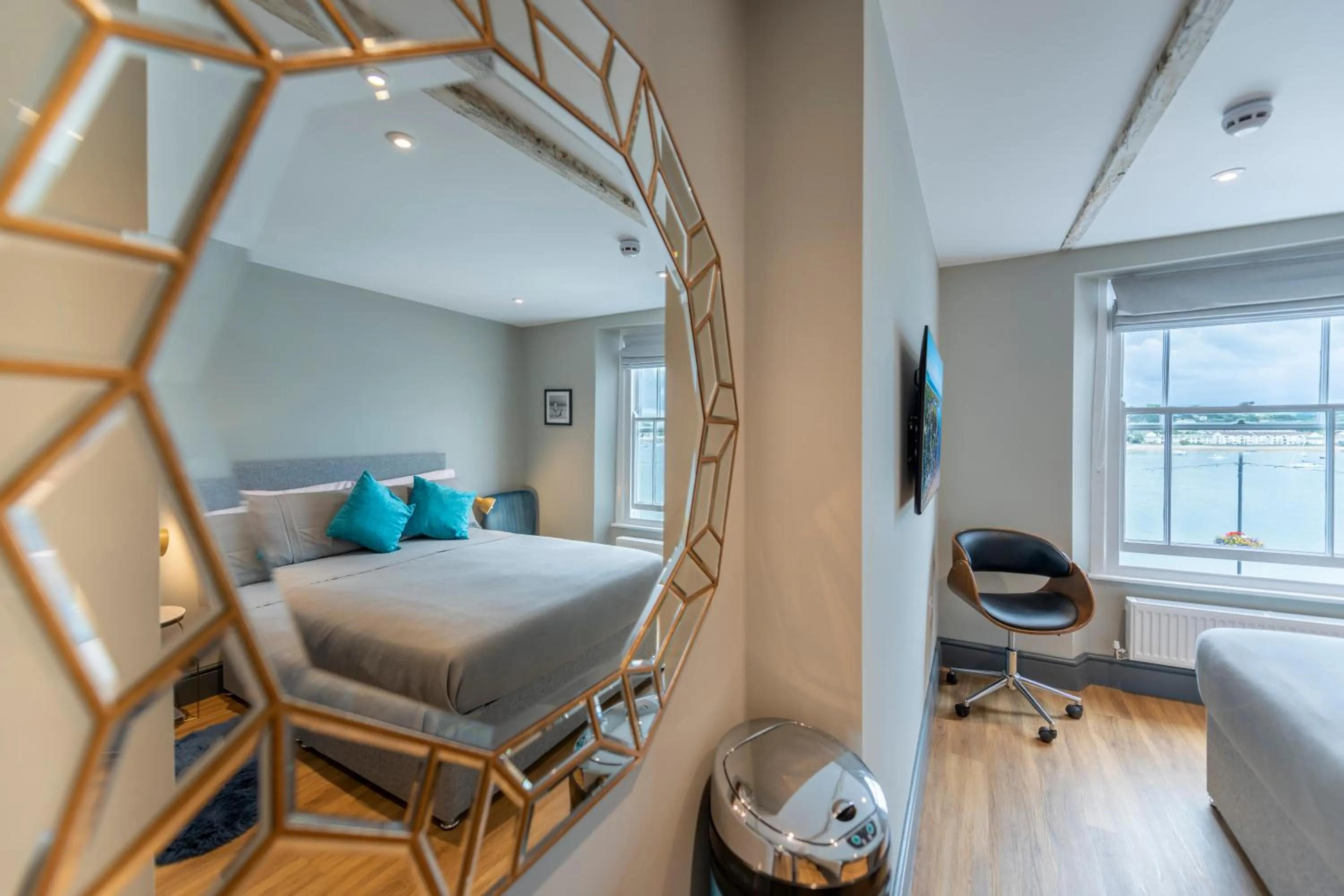 Bedroom, Bed in Sailors Rest