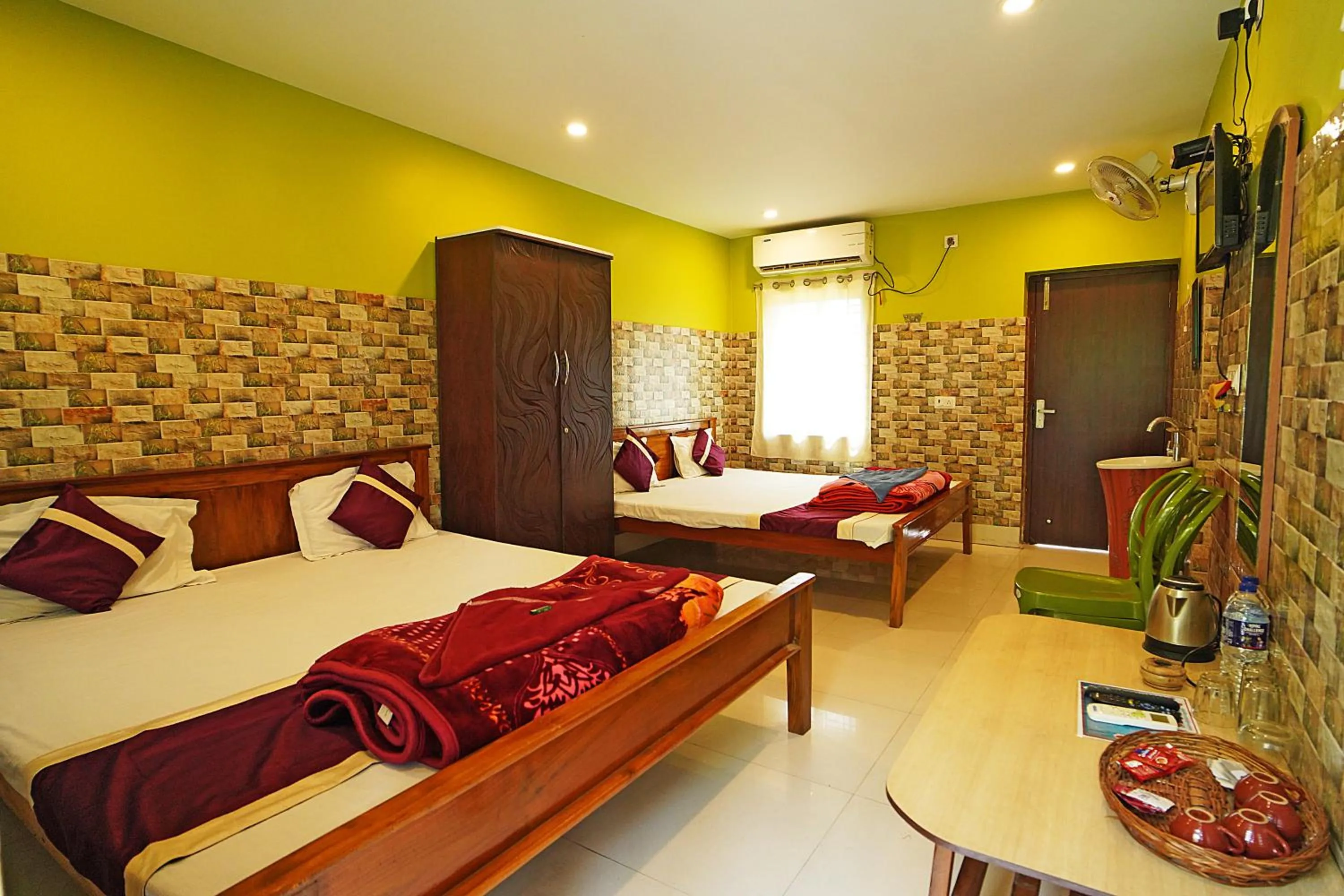 Bed in Resort Neel Nirjan !! Best Family Couple friendly family Resort!!