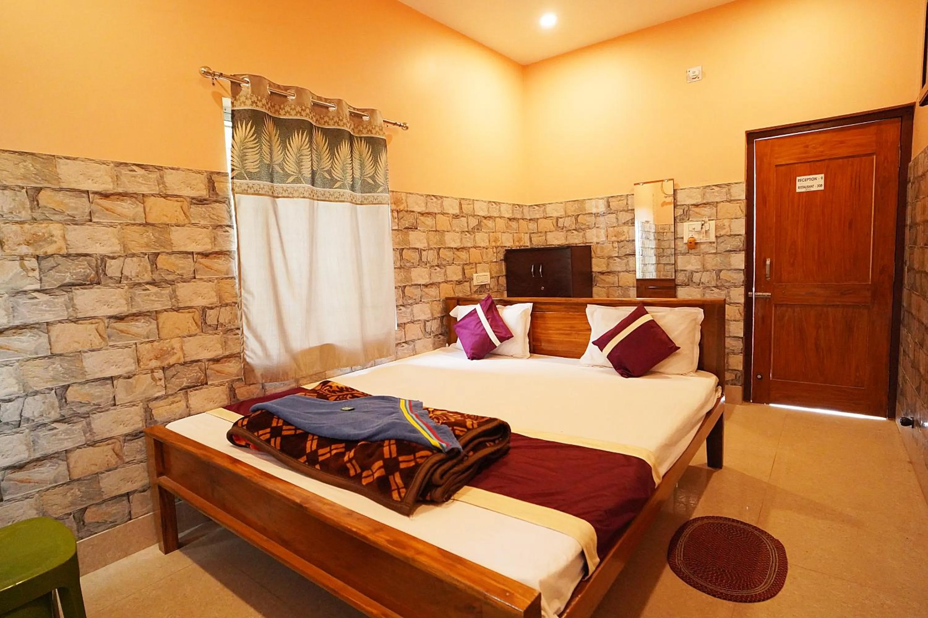 Bed in Resort Neel Nirjan !! Best Family Couple friendly family Resort!!