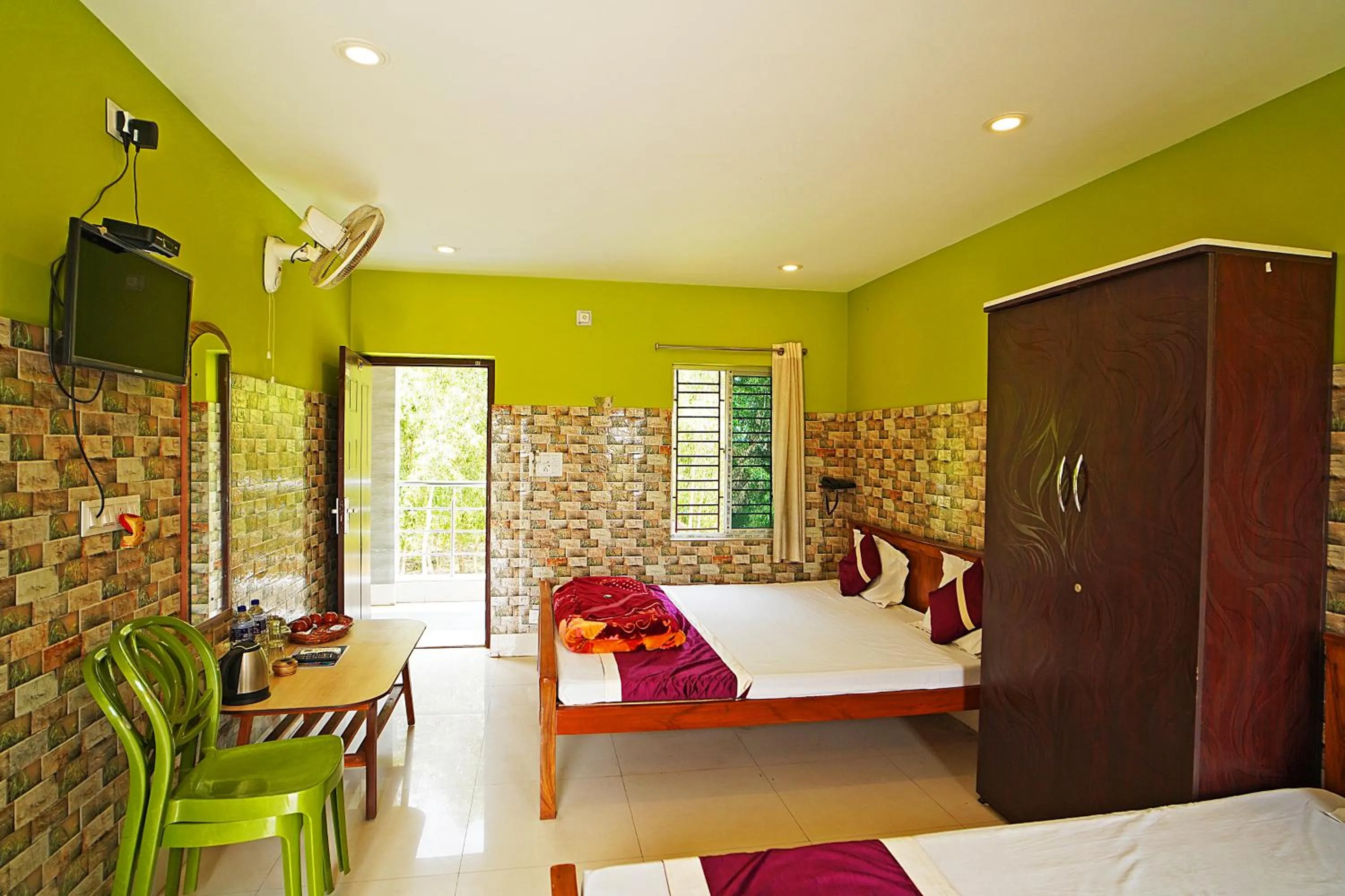 Communal lounge/ TV room, Bed in Resort Neel Nirjan !! Best Family Couple friendly family Resort!!