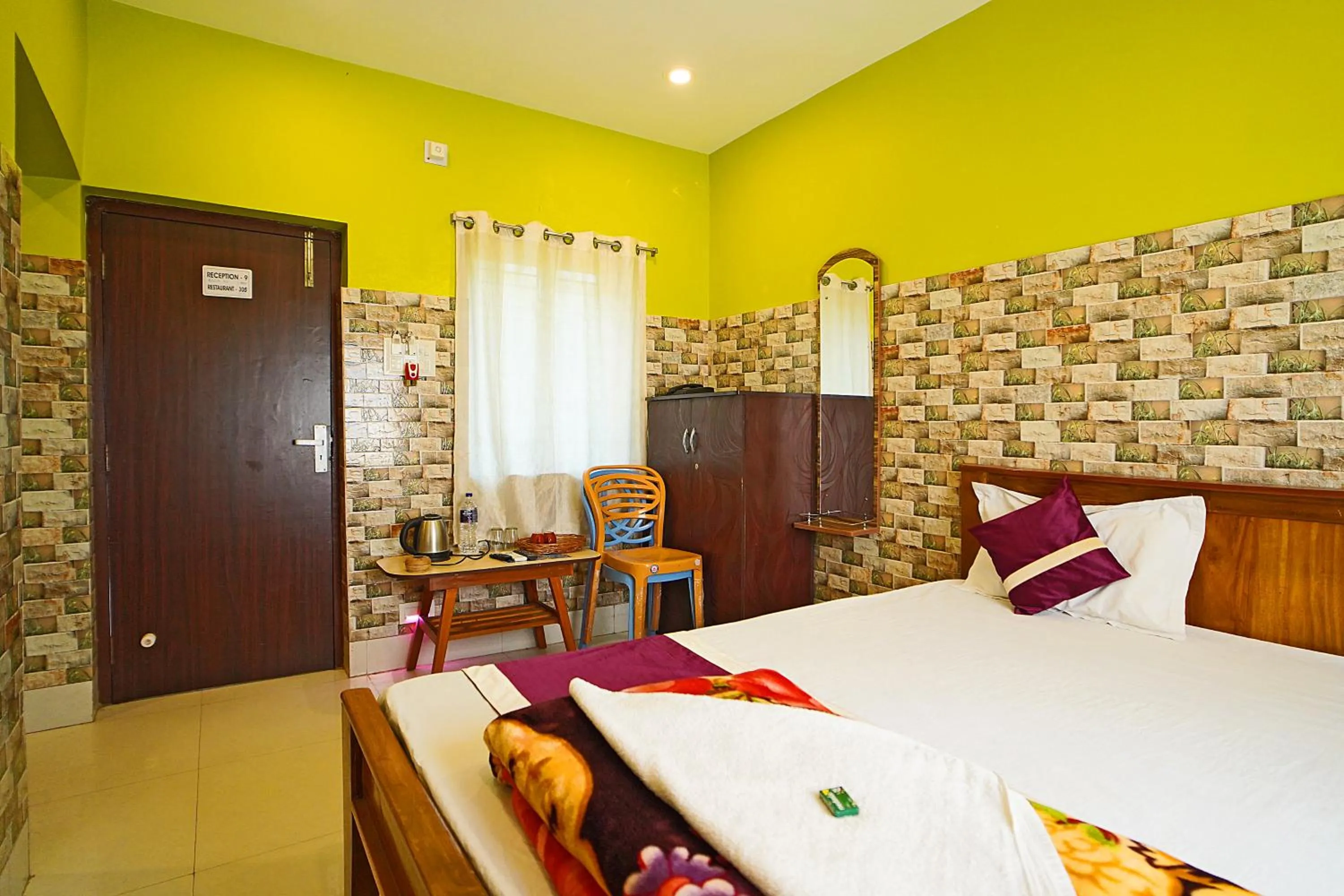 Bed in Resort Neel Nirjan !! Best Family Couple friendly family Resort!!