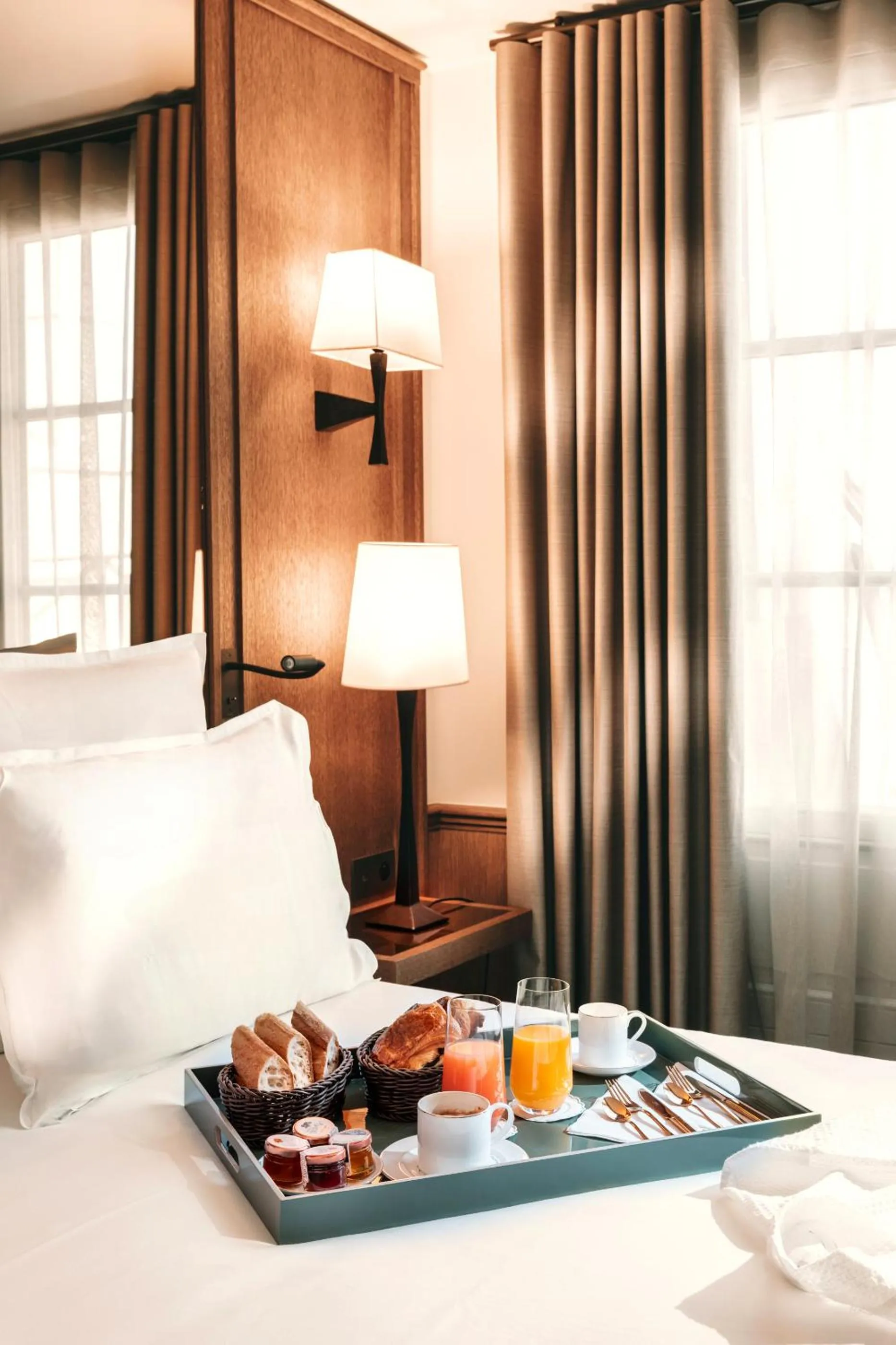 Bedroom, Bed in Hôtel Villa Madame - Saint-Germain-des-Prés