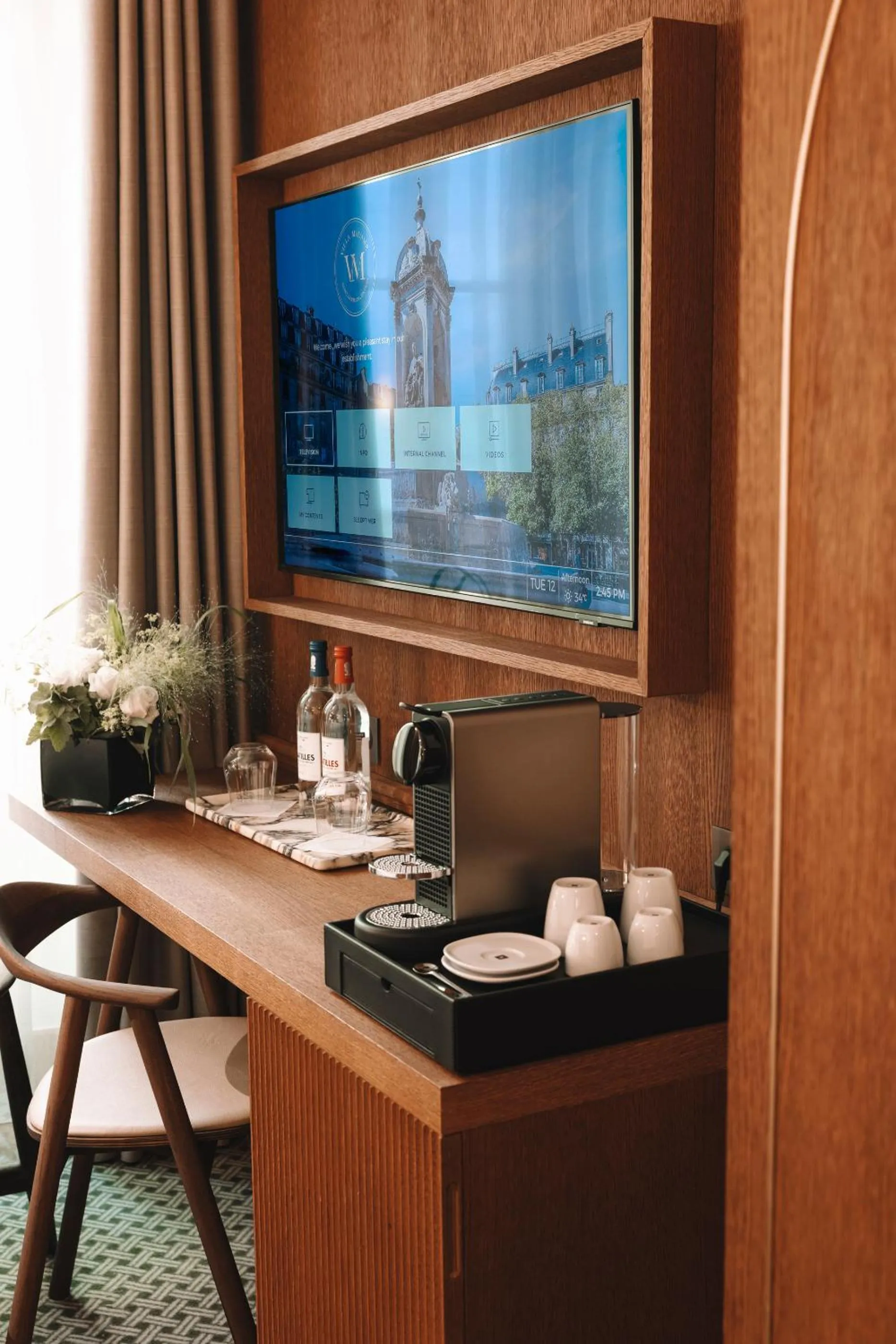 TV and multimedia in Hôtel Villa Madame - Saint-Germain-des-Prés