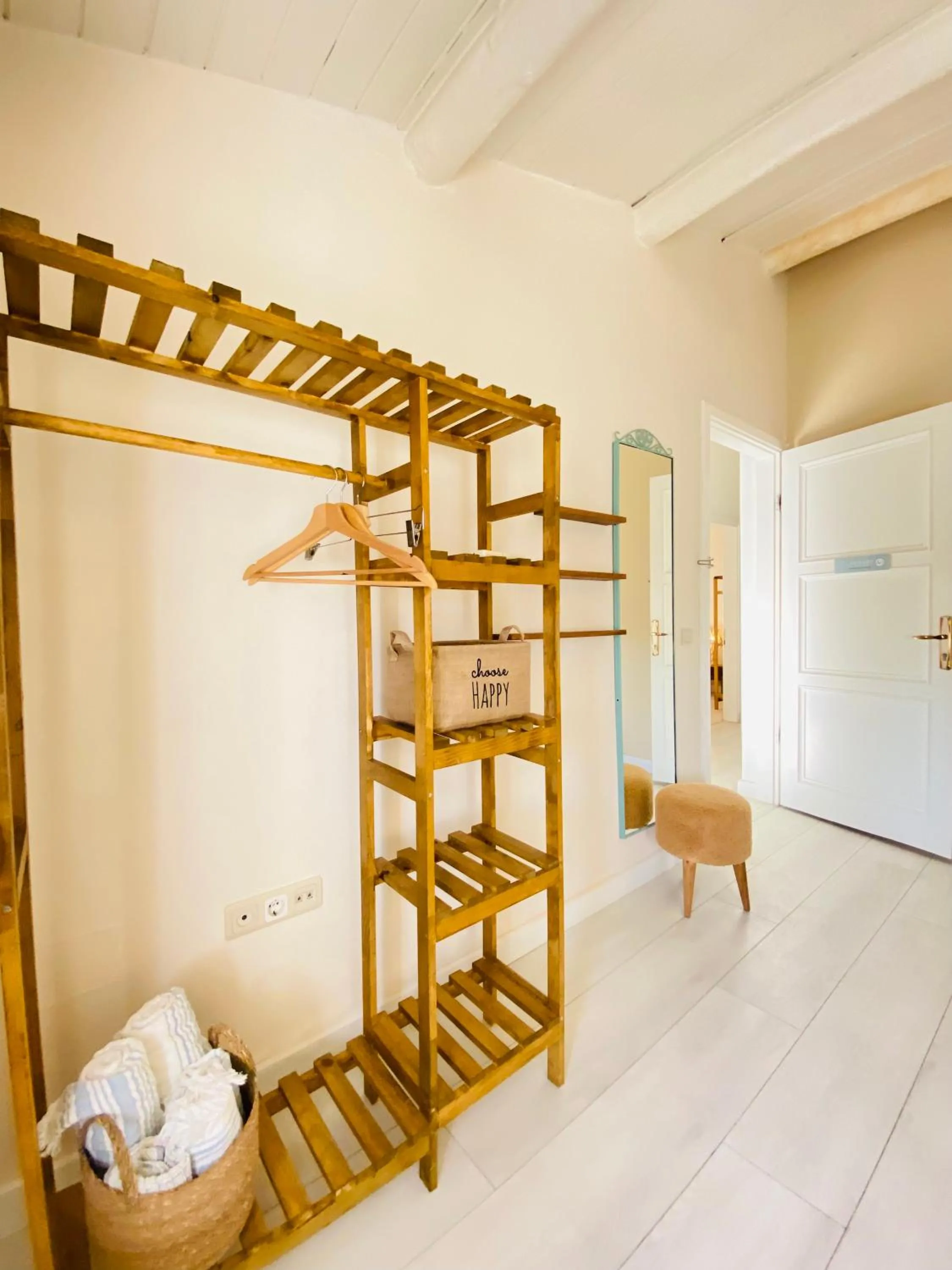 wardrobe in Alaca Butik Otel