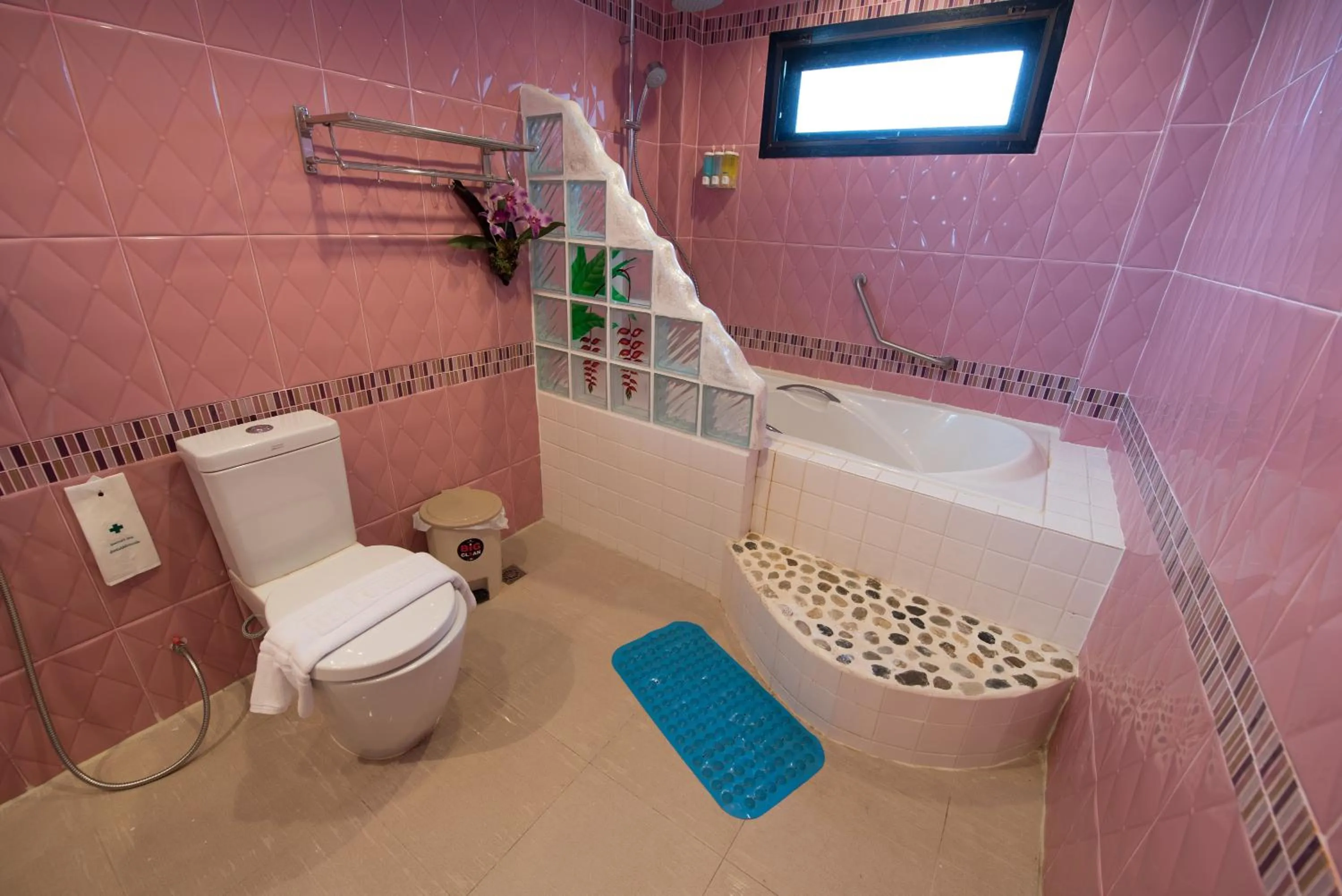 Shower in Is Am O Chiang Mai Resort