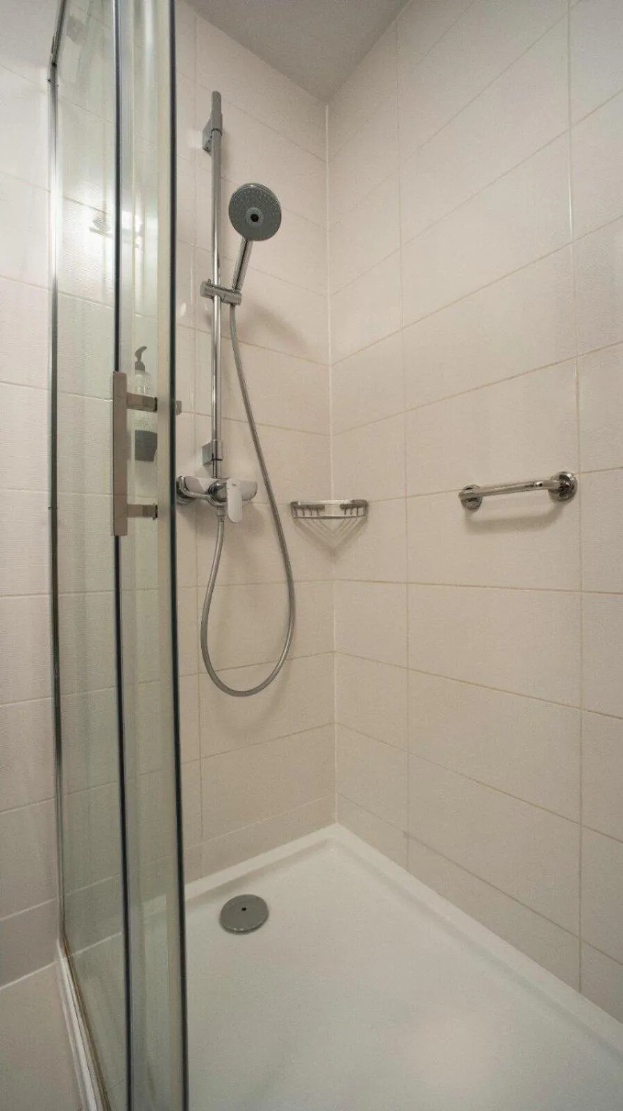 Bathroom in B&B HOTEL Piotrków Trybunalski