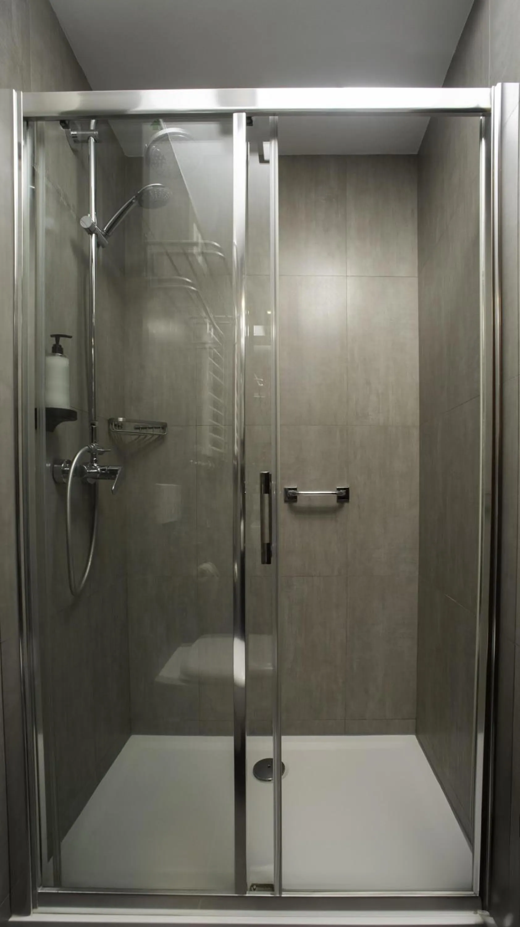 Bathroom in B&B HOTEL Piotrków Trybunalski