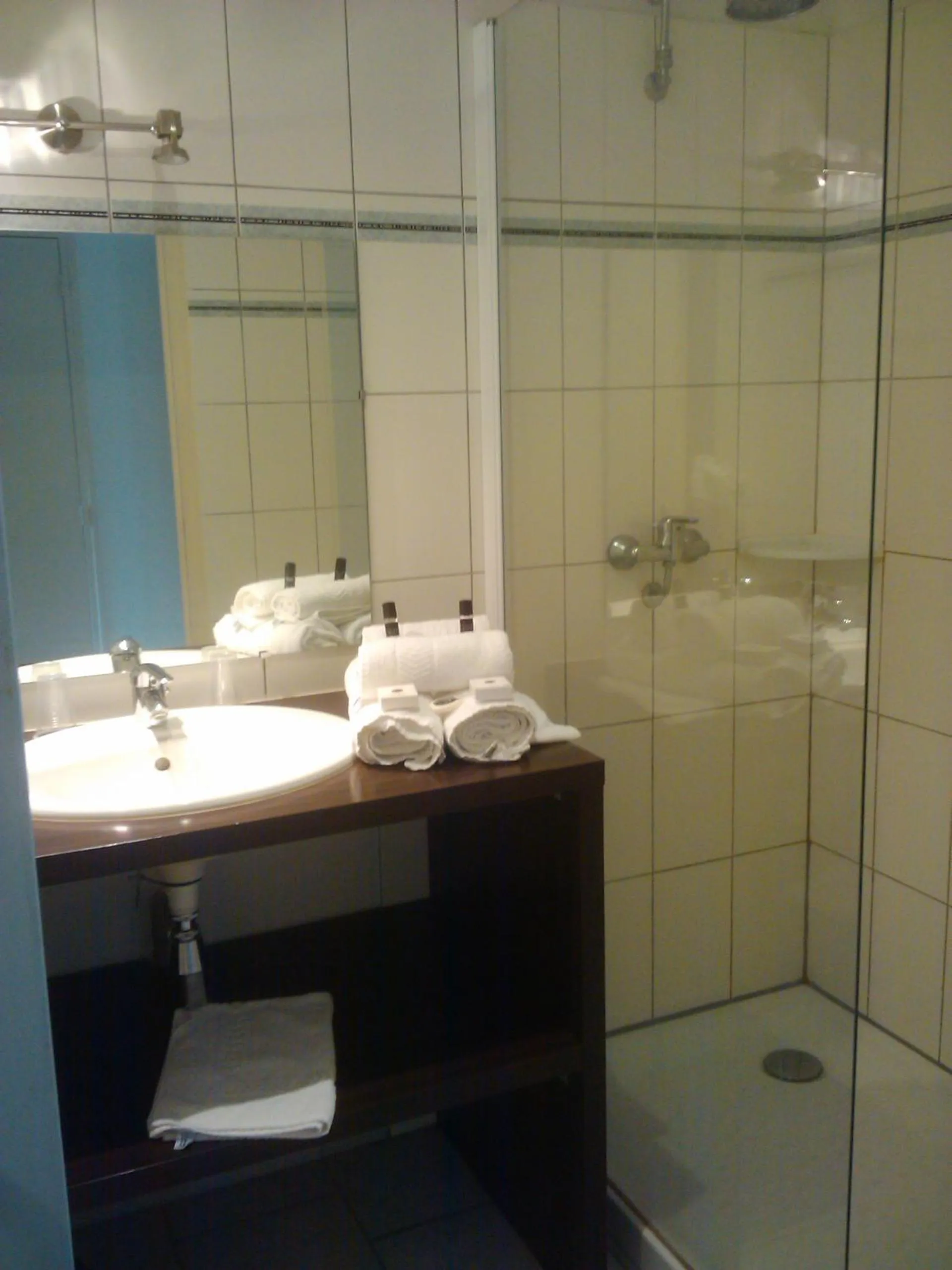 Bathroom in L'Orée des Châteaux