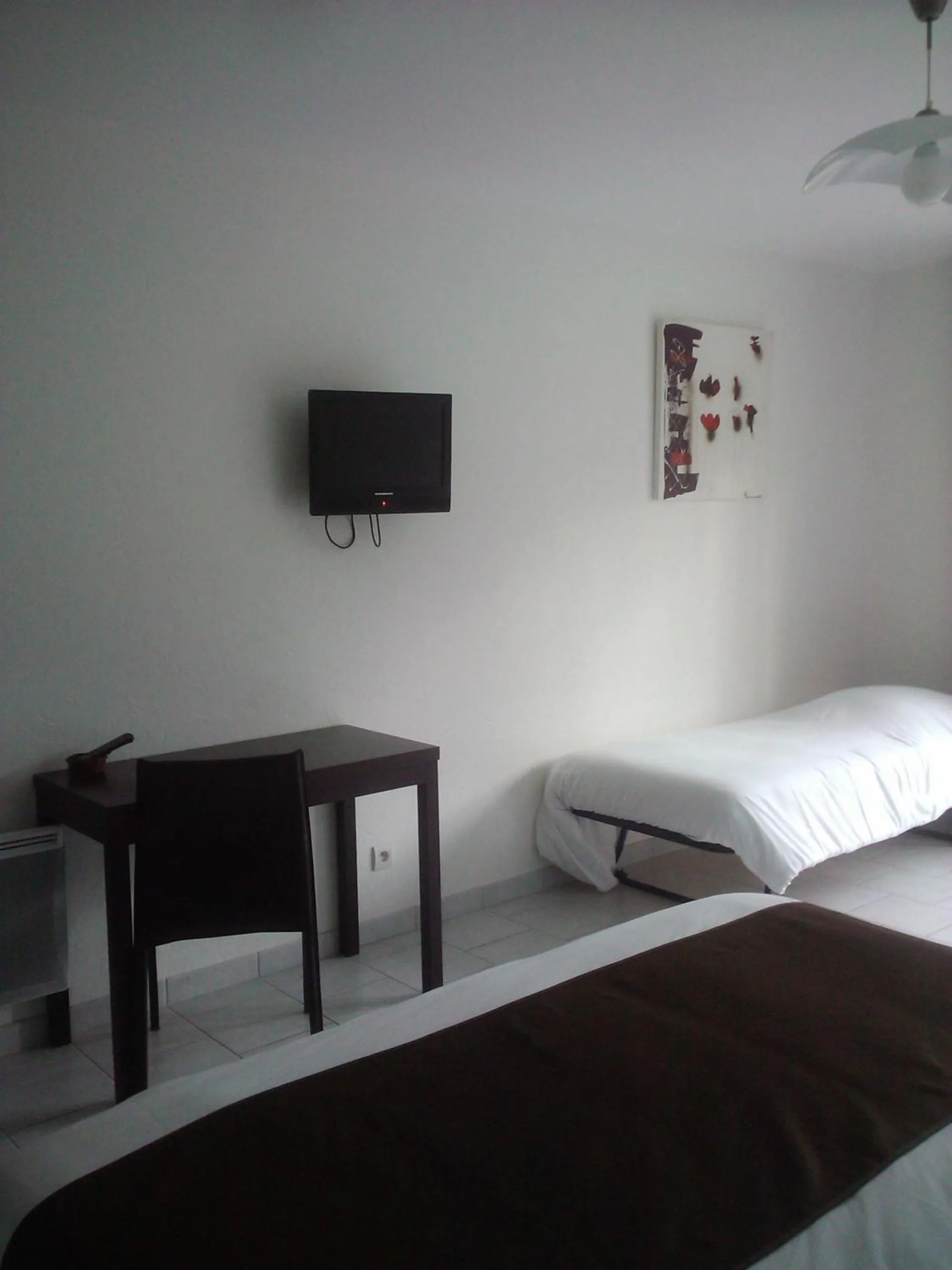 Photo of the whole room, Bed in L'Orée des Châteaux