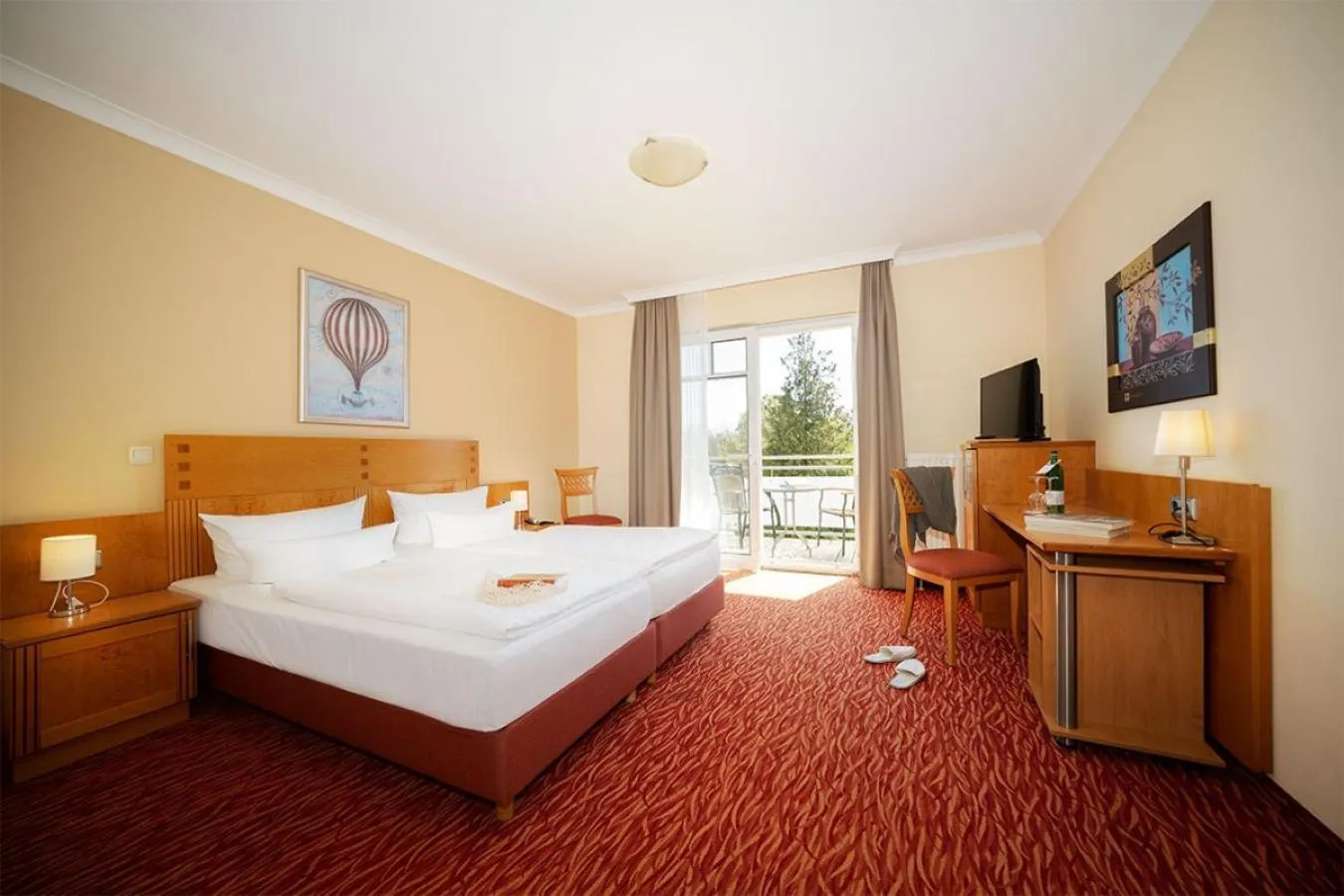 Photo of the whole room, Bed in Strandpalais Prinz von Preussen - Anbau vom Strandhotel Preussenhof