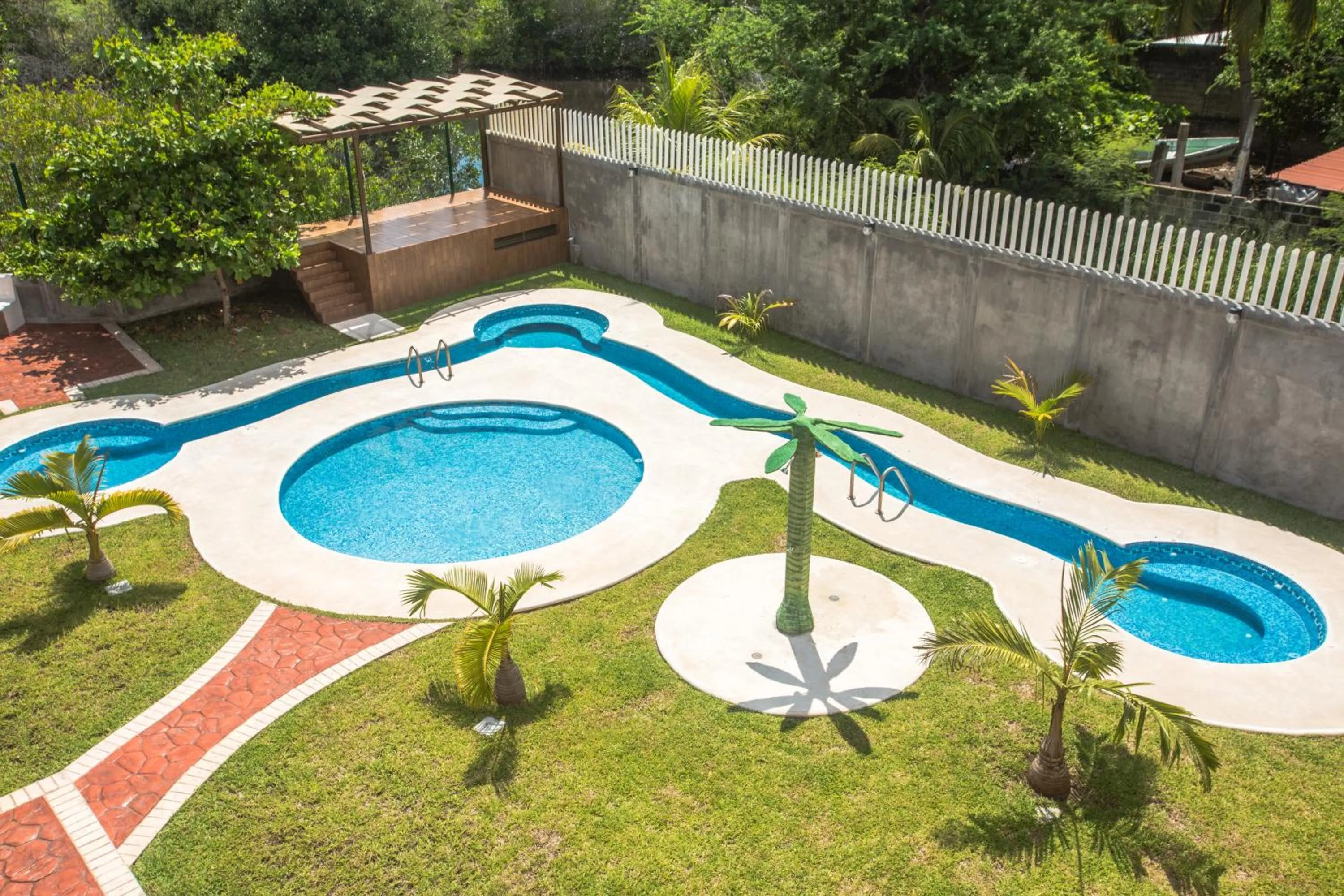 Pool view in KO'OLEBIL