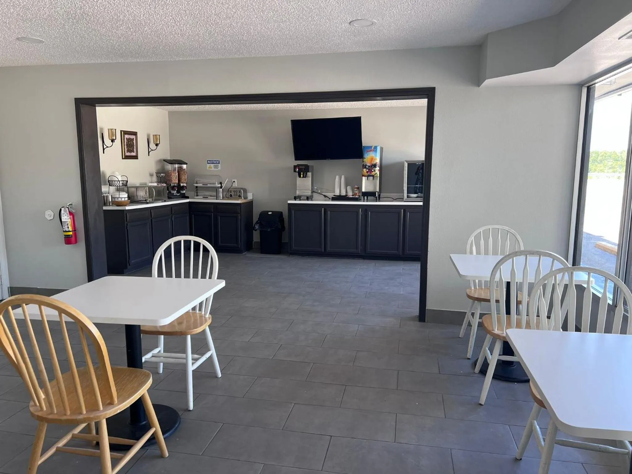 Breakfast in Crestview Inn