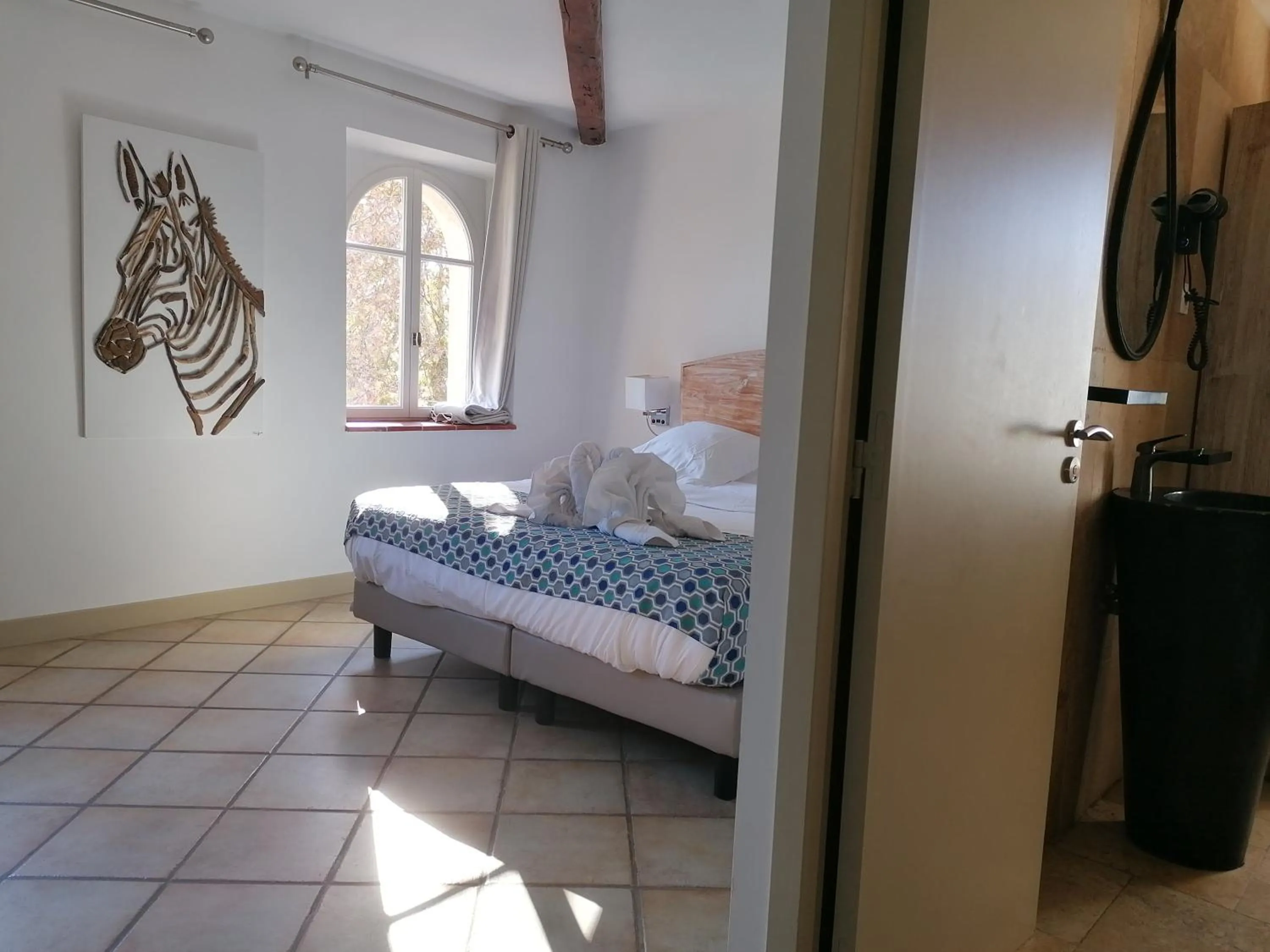 Bed in DOMAINE DE LA NERTHE- HOTEL PROVENCE MEDITERRANEE