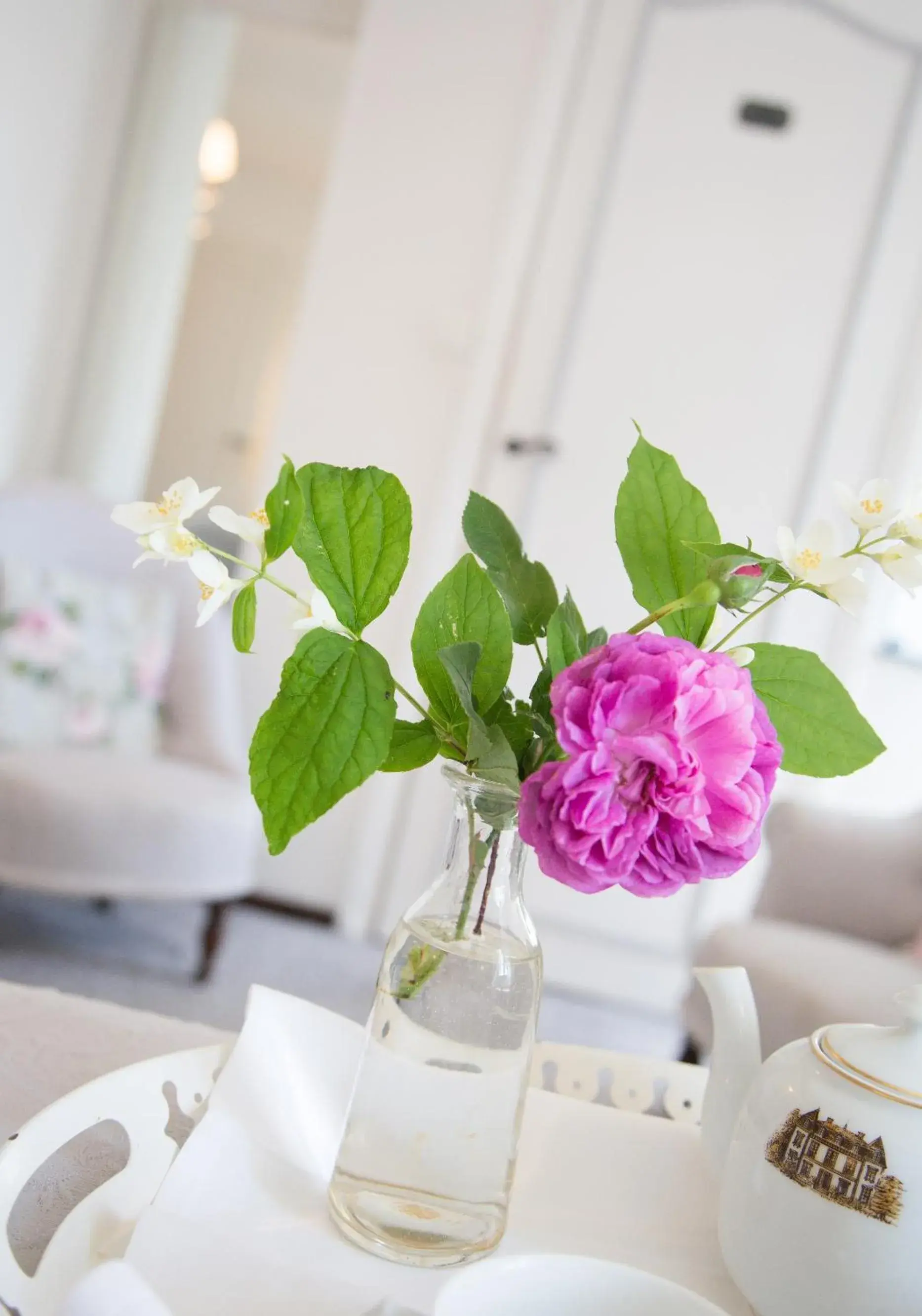 Twin Room in Logis Hôtel Restaurant Château Bellevue Twin Room in Logis Hôtel Restaurant Château Bellevue