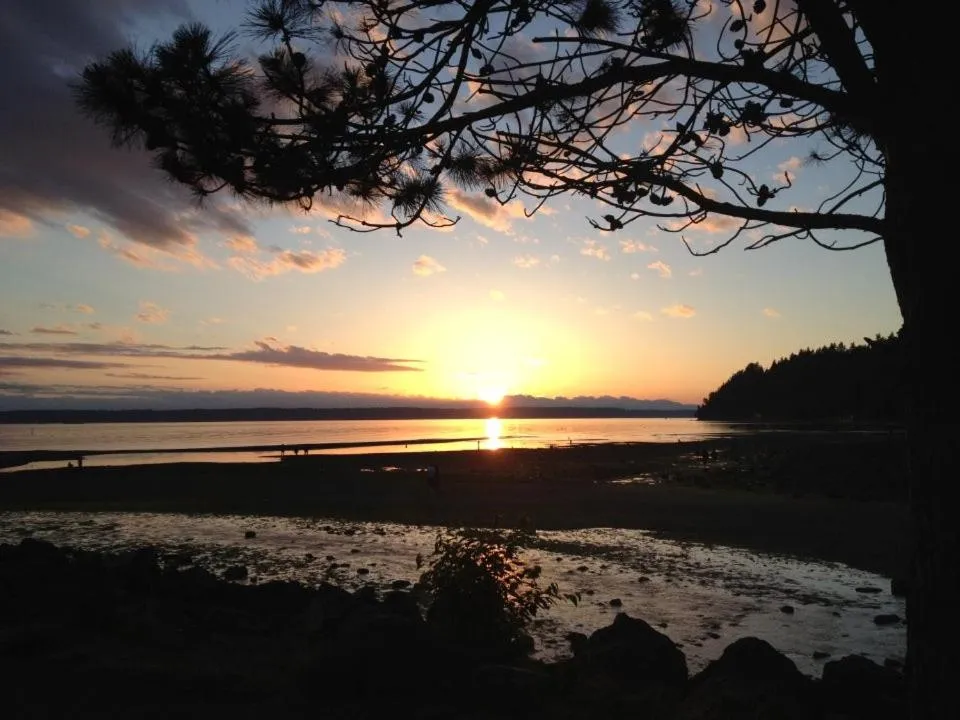 Beach in Marina Inn Des Moines / SeaTac