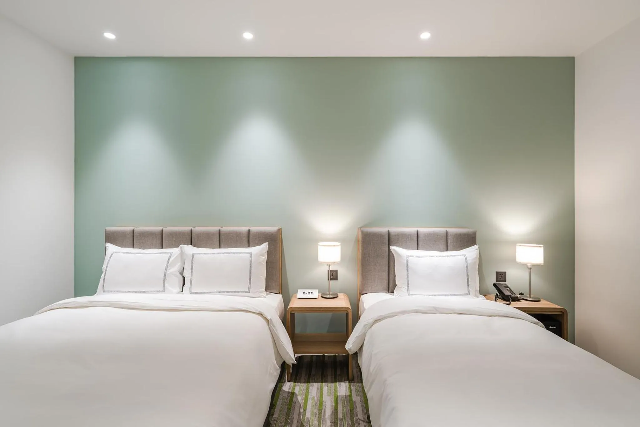 Bed in Phoenix Hotel Taichung