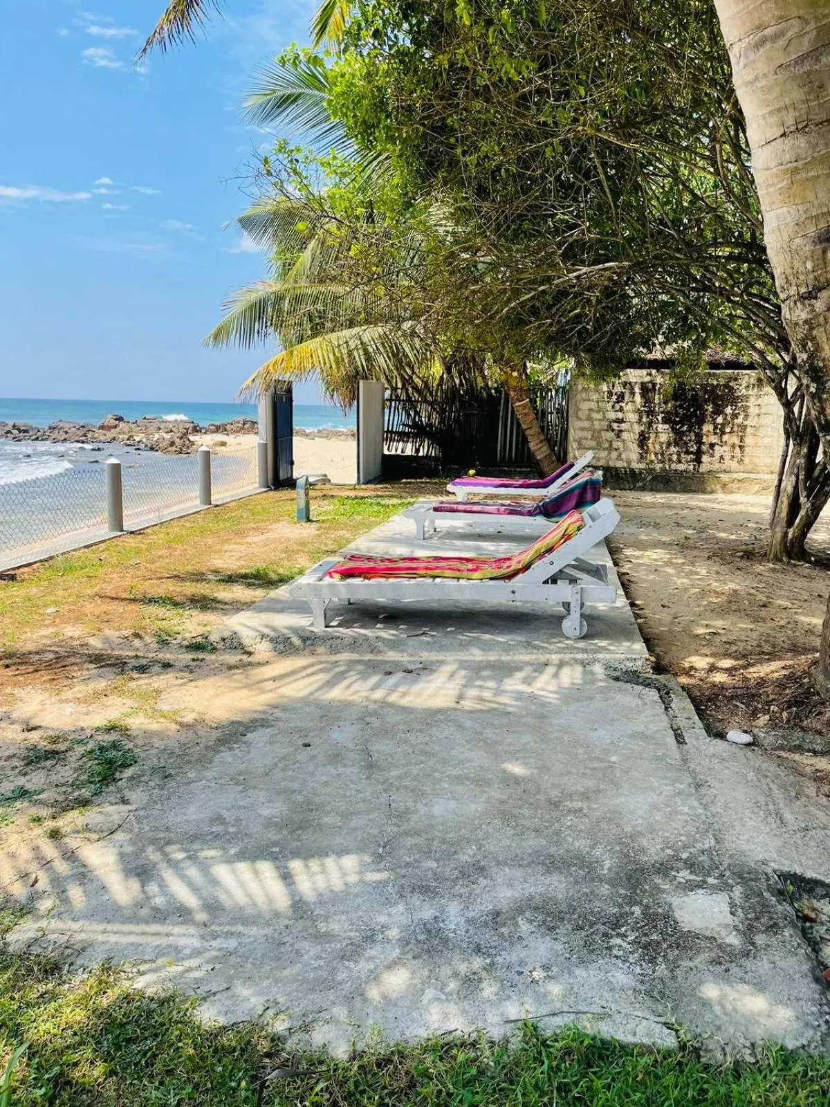 Garden in Avin Beach Villa