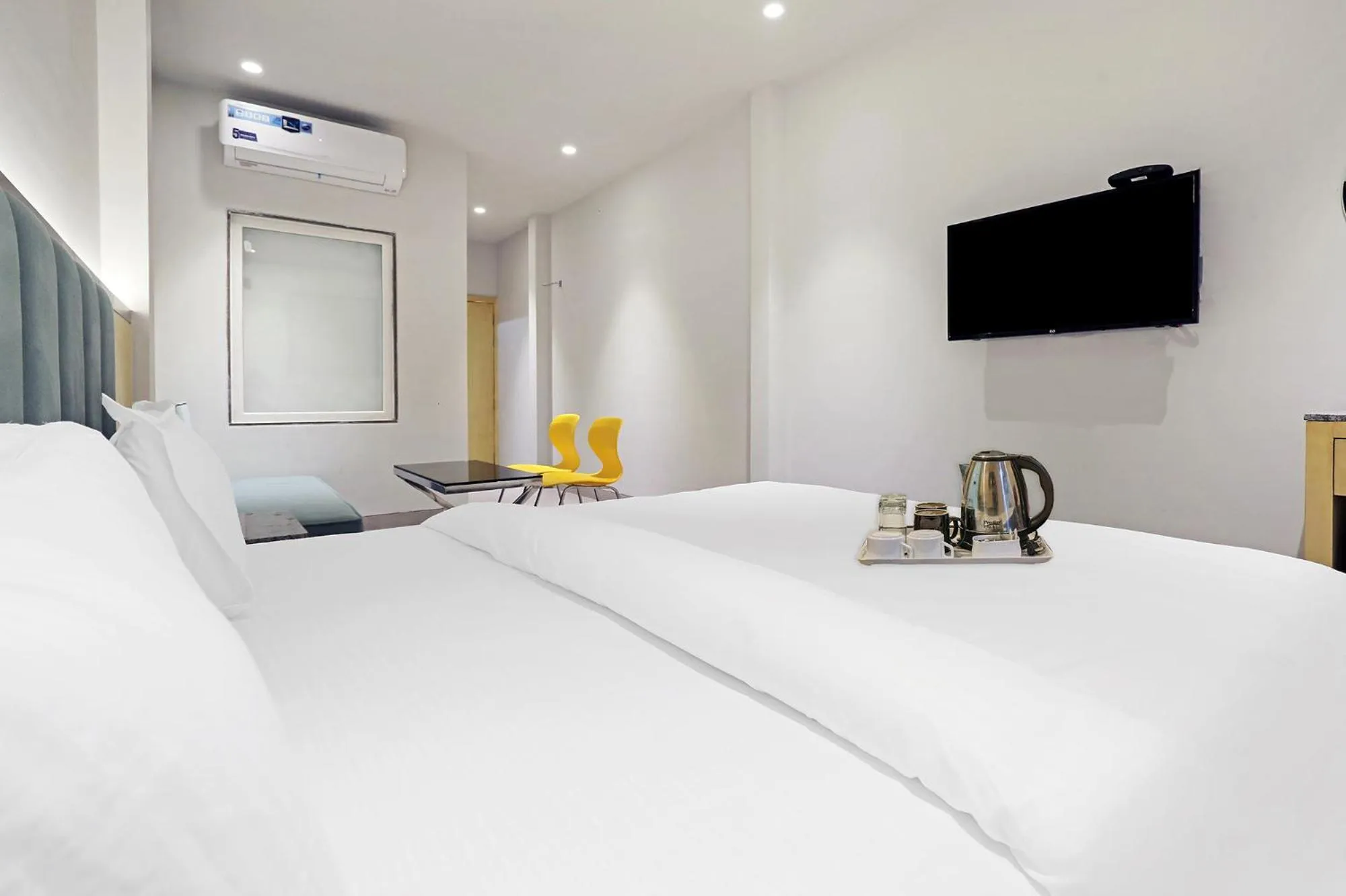 Bed in FabHotel Yellow Courtyard