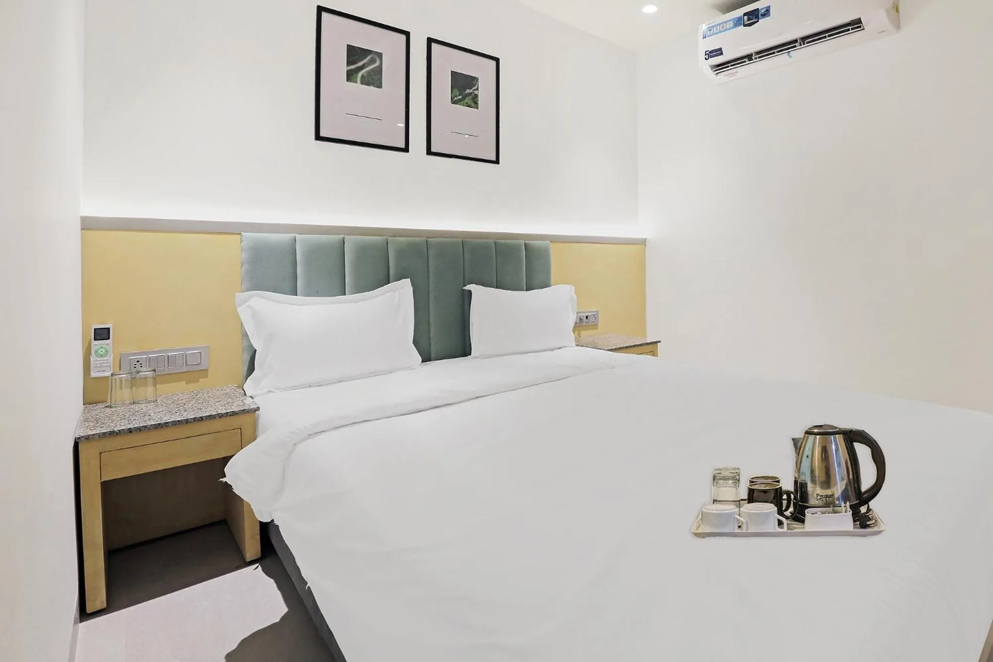 Bed in FabHotel Yellow Courtyard