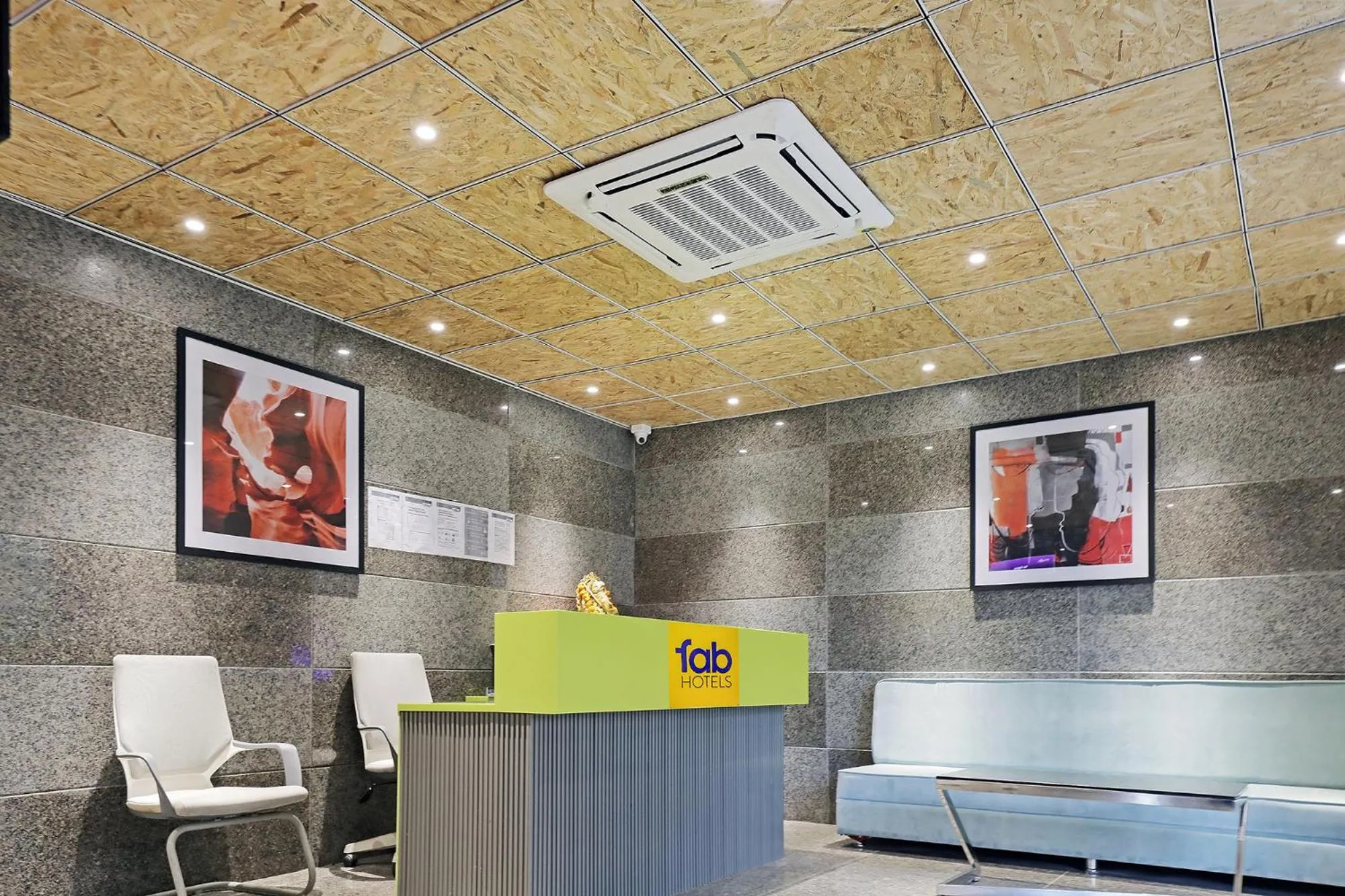 Lobby or reception in FabHotel Yellow Courtyard